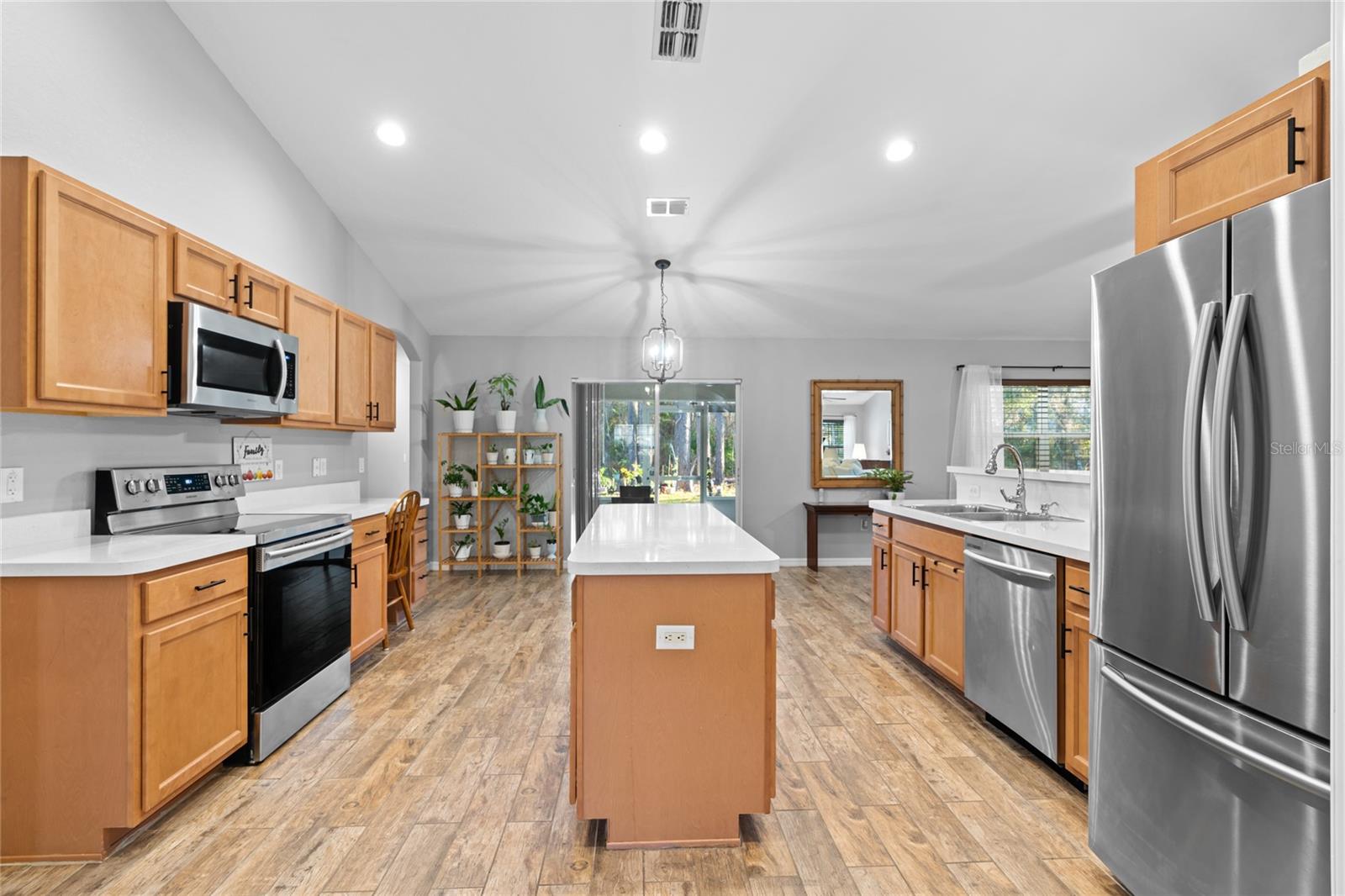 17 EUGENIA COURT NORTH