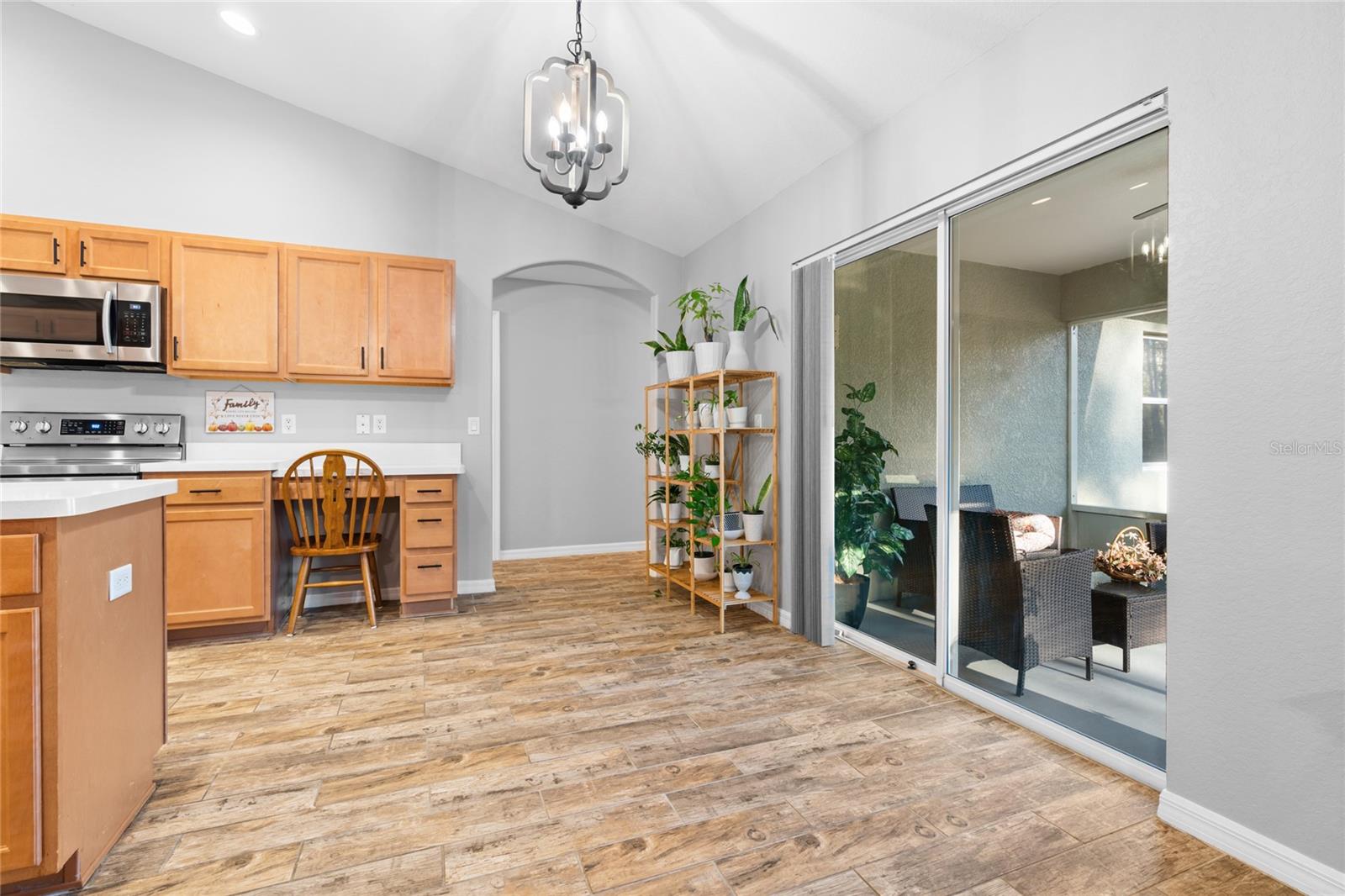 17 EUGENIA COURT NORTH