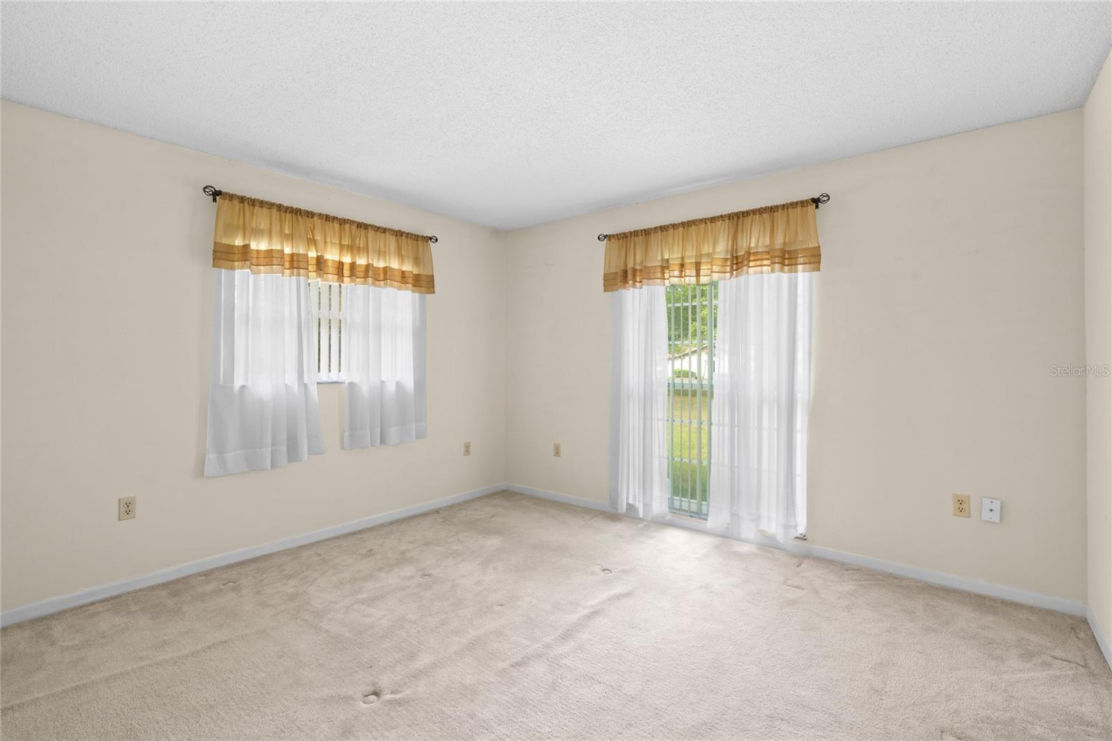 8130 SW 209TH COURT RD