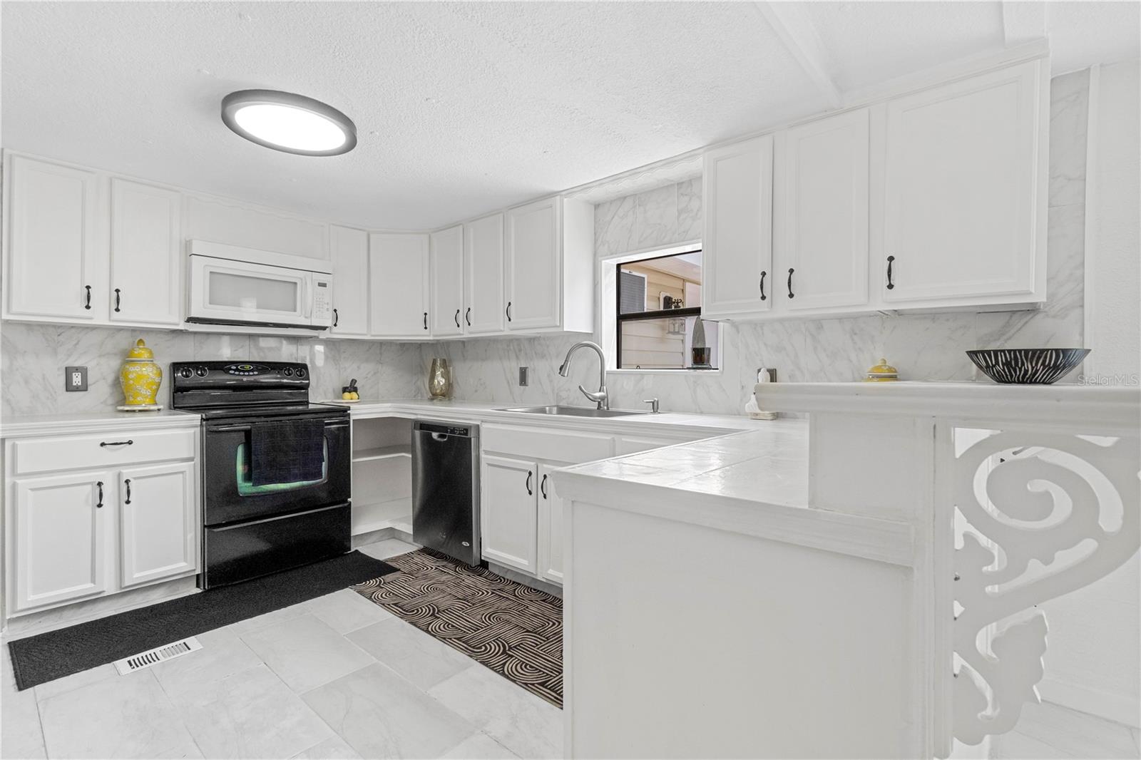 8356 W TAWNY ROSE LN