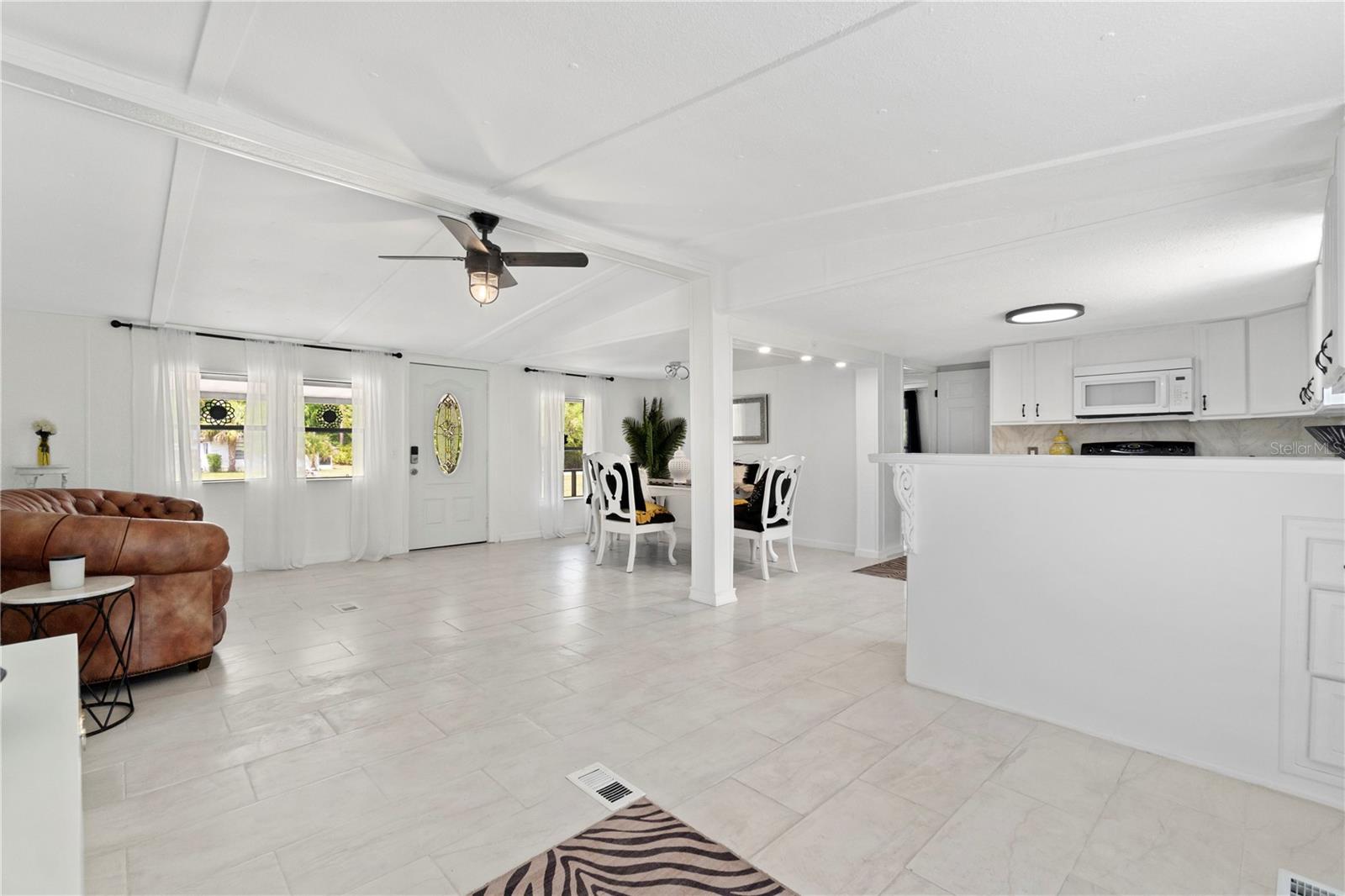 8356 W TAWNY ROSE LN