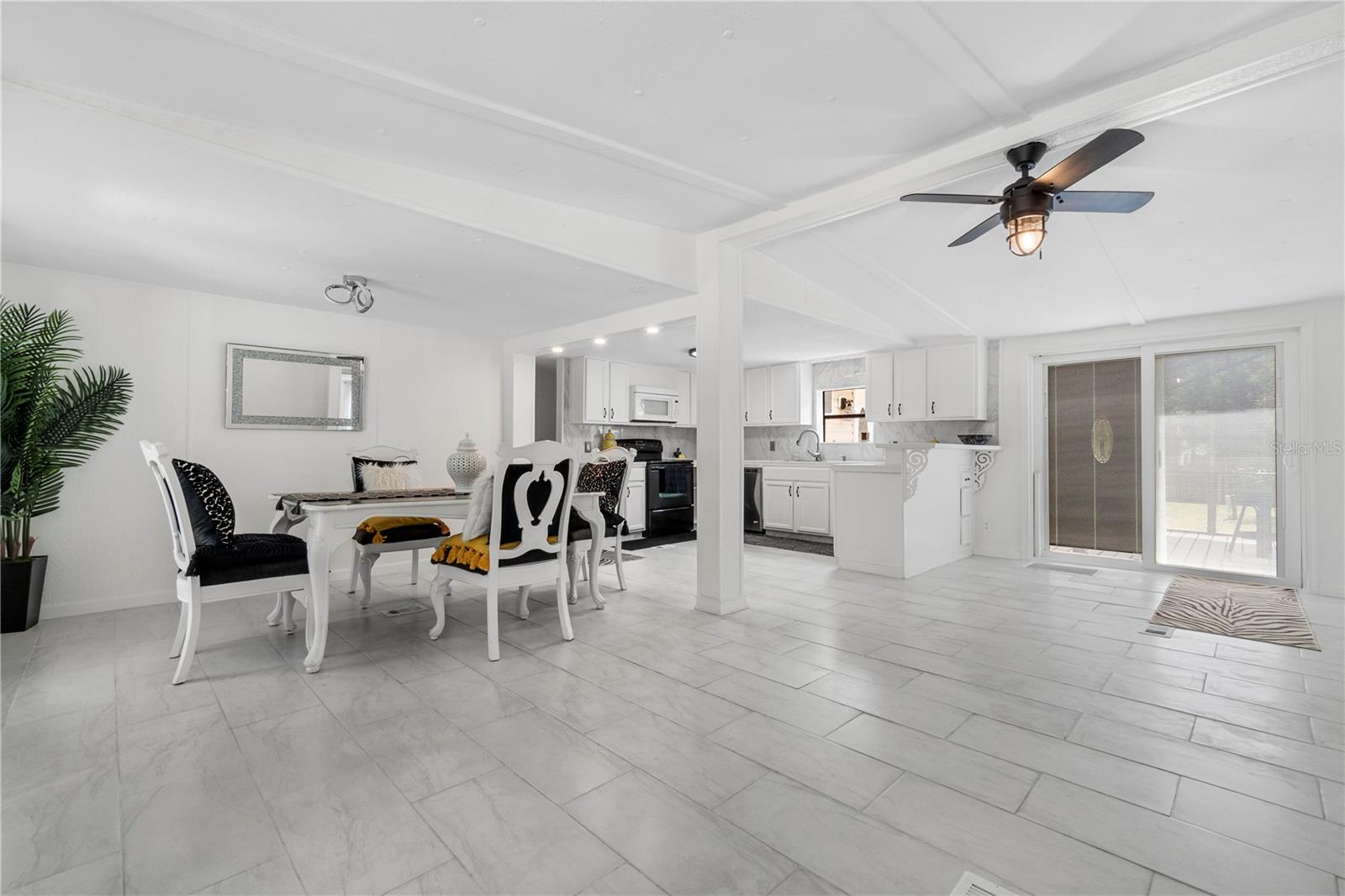 8356 W TAWNY ROSE LN