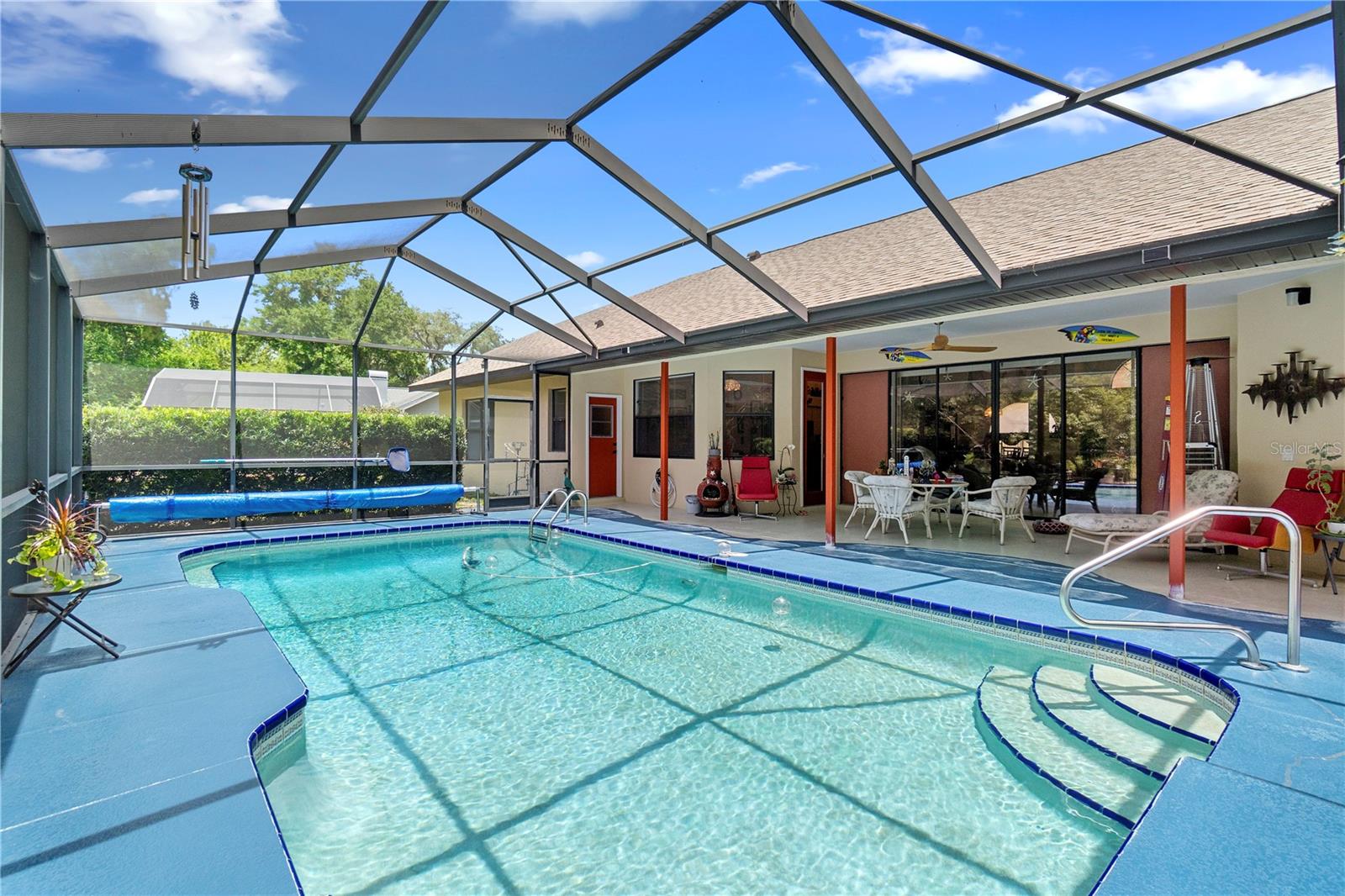 42 PINE DR