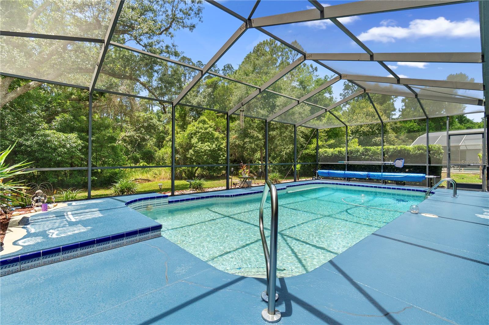42 PINE DR