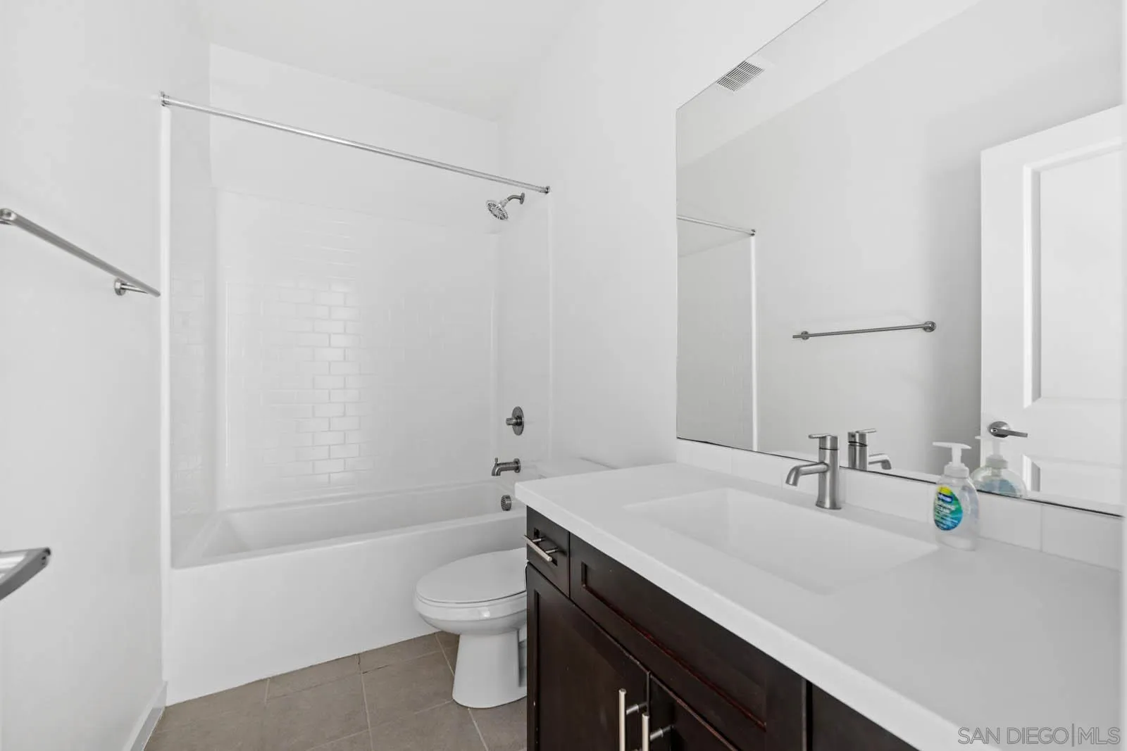 2053 Tango Loop Unit 3