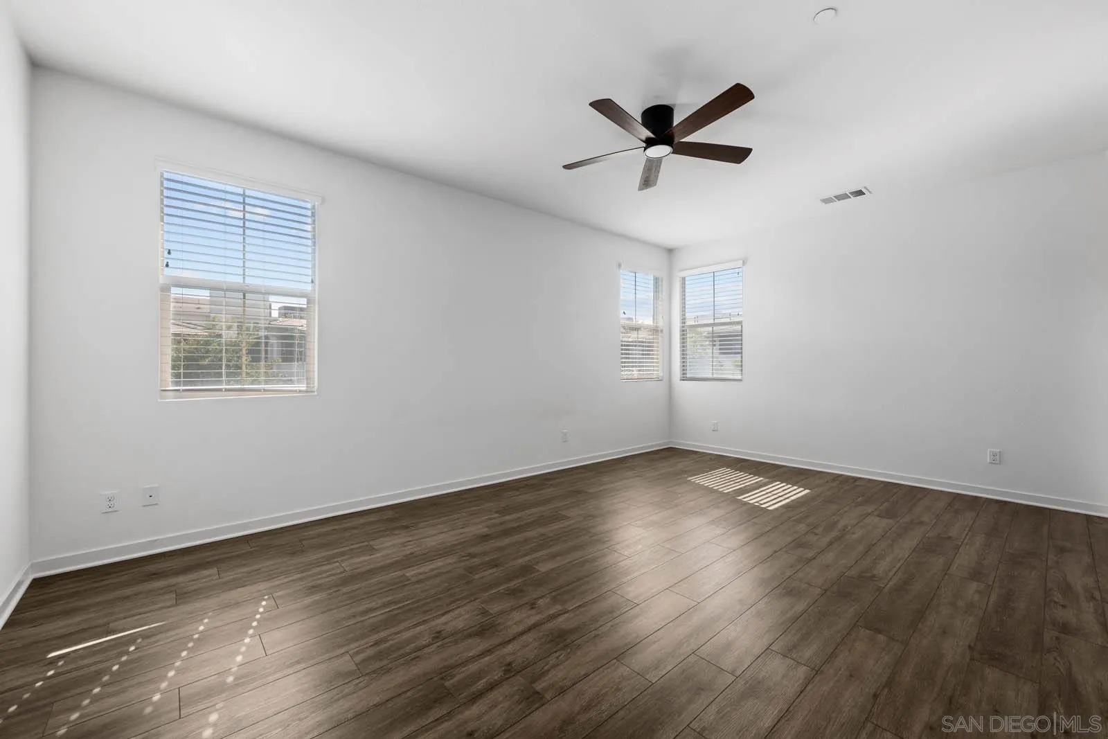 2053 Tango Loop Unit 3