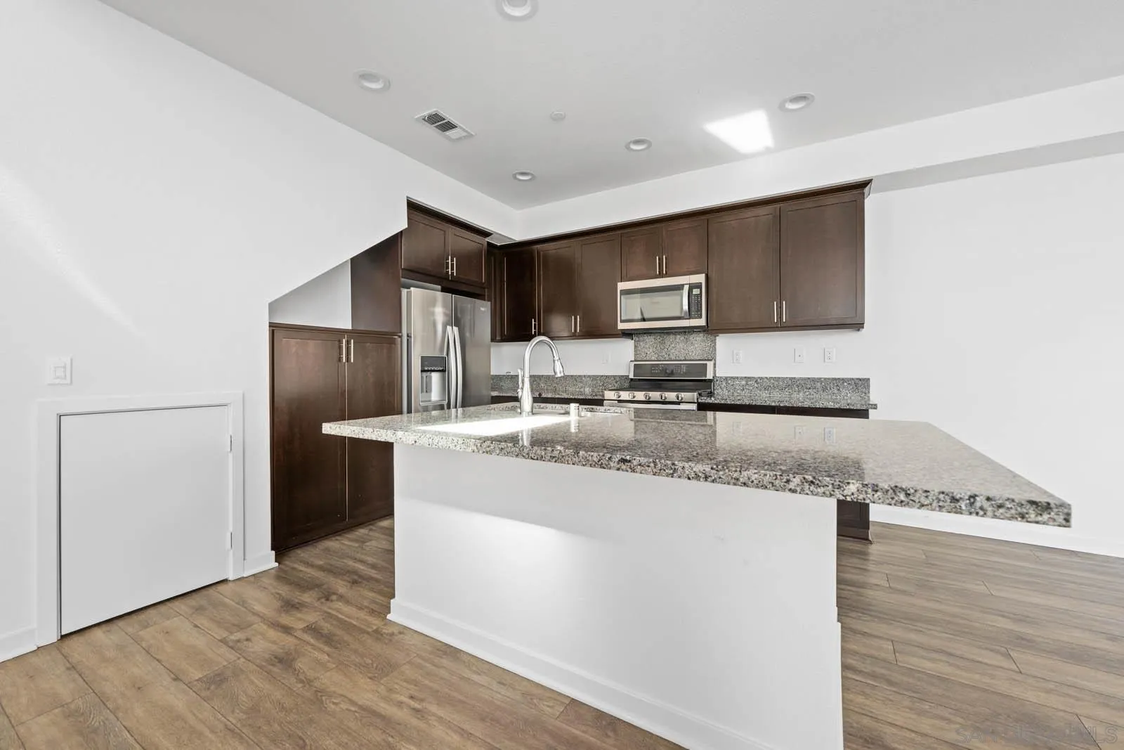 2053 Tango Loop Unit 3