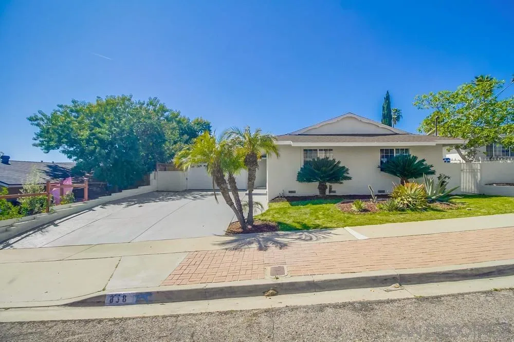 838 David Dr