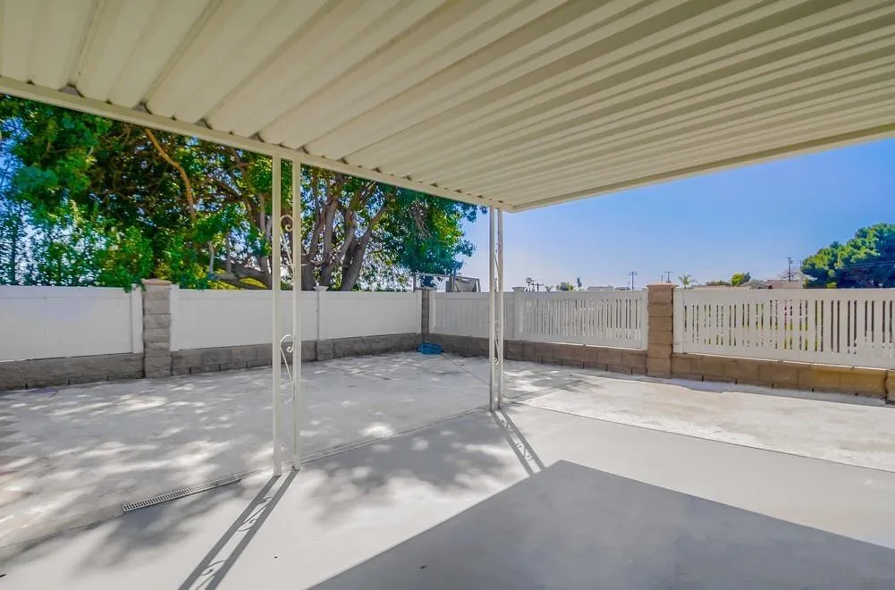 838 David Dr