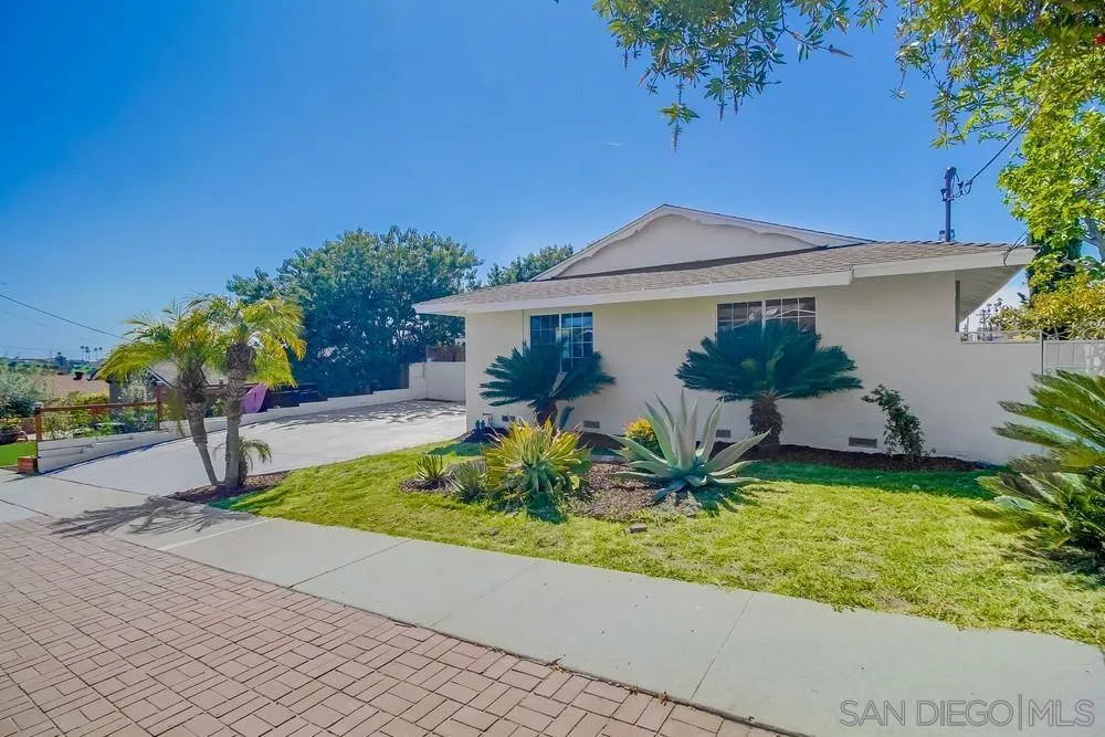838 David Dr