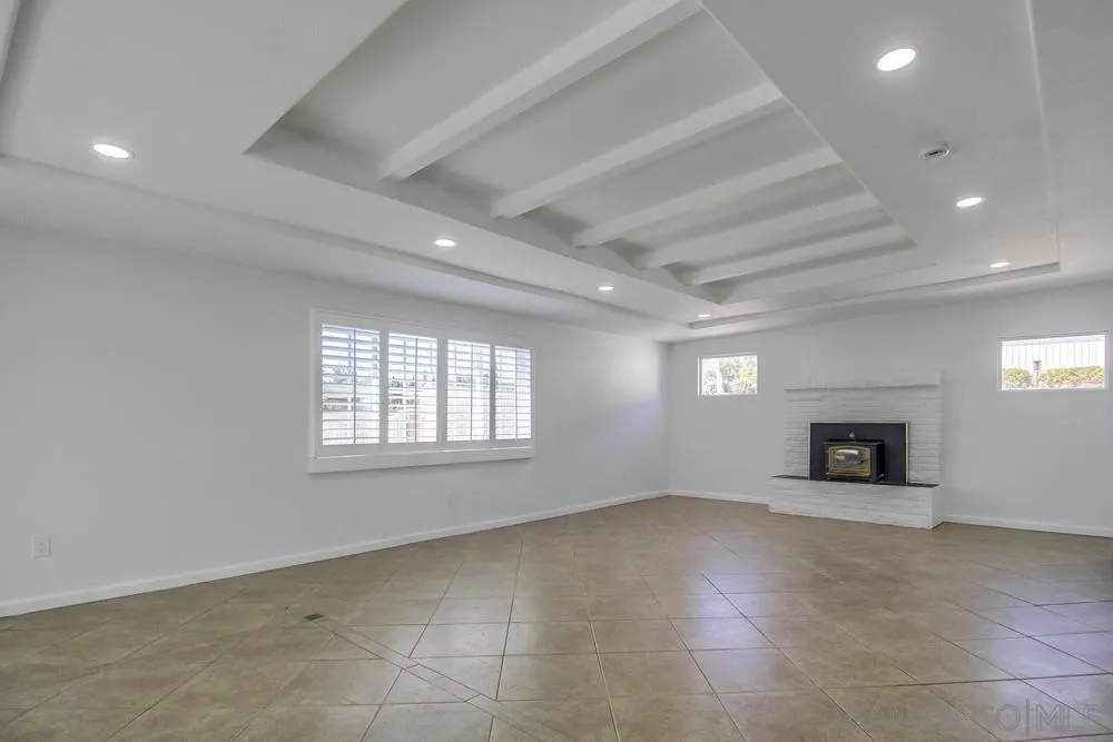 838 David Dr