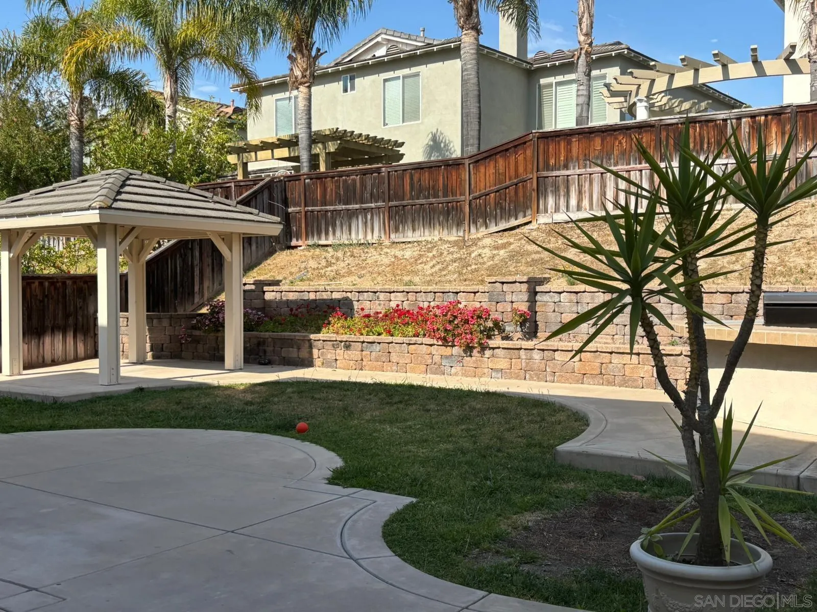 1612 Picket Fence Dr