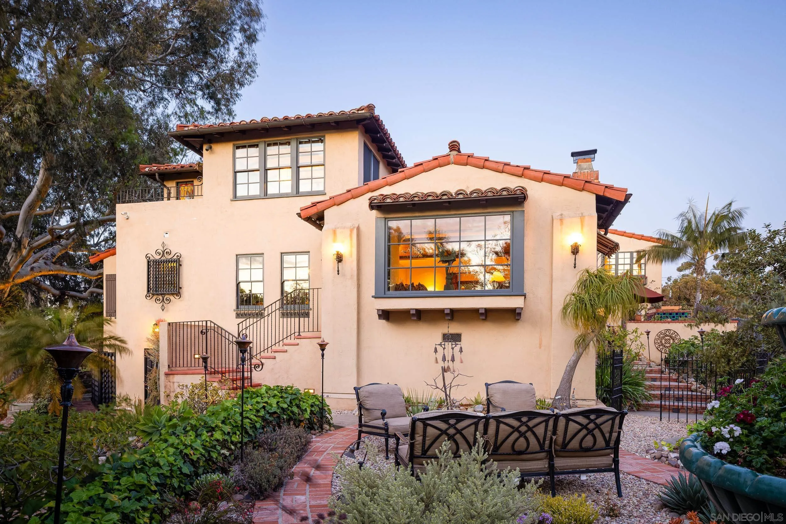 1271 Brookes Terrace