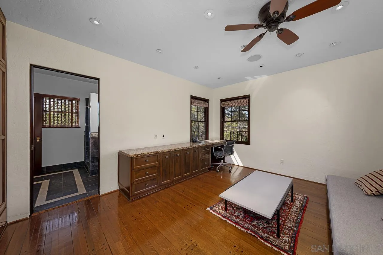 1271 Brookes Terrace