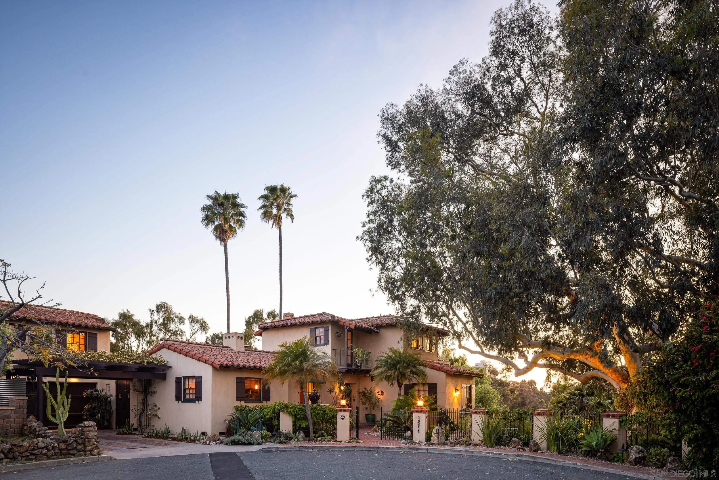 1271 Brookes Terrace