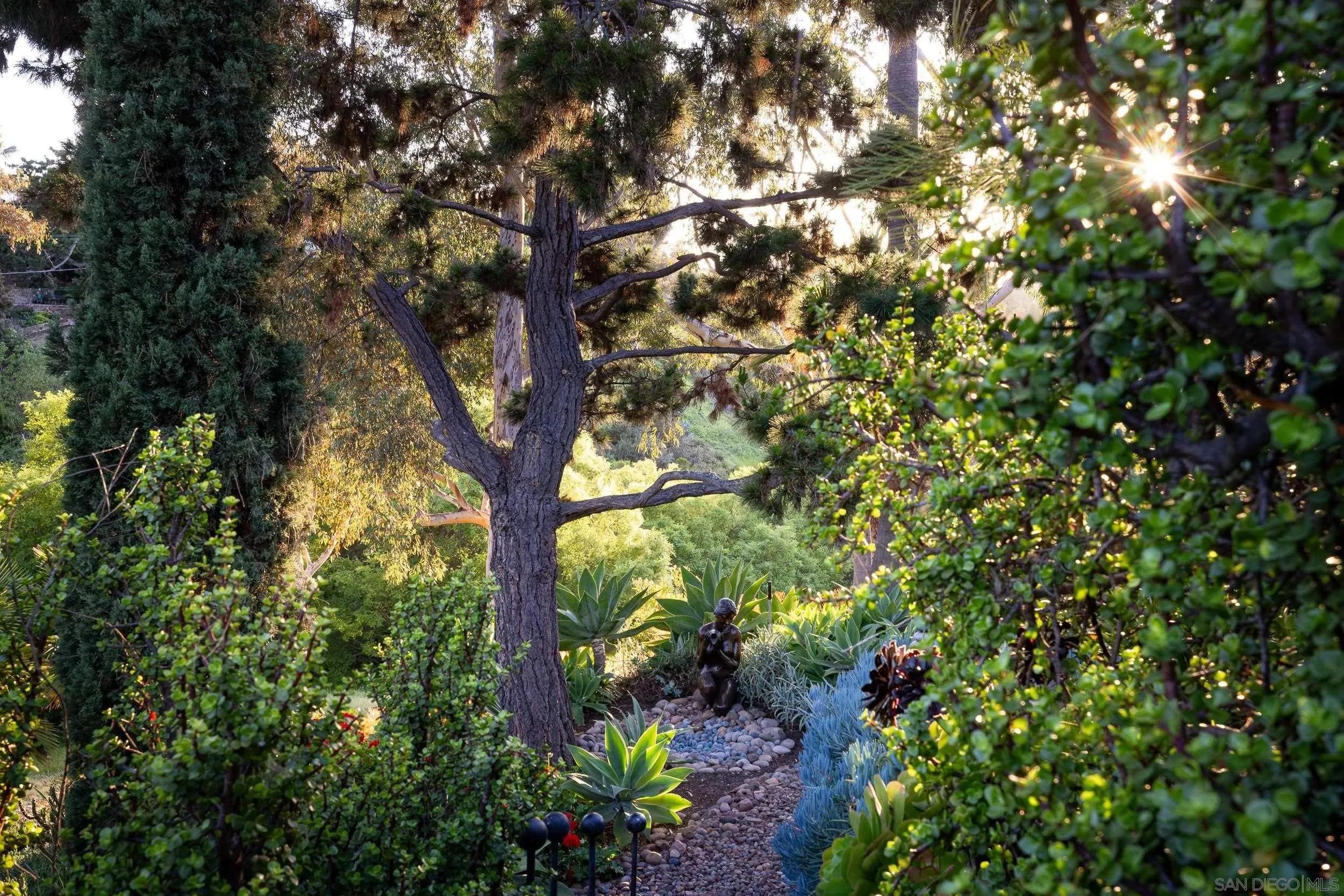 1271 Brookes Terrace