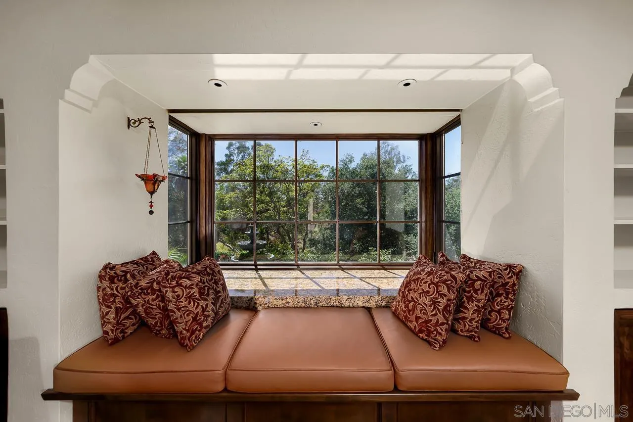 1271 Brookes Terrace