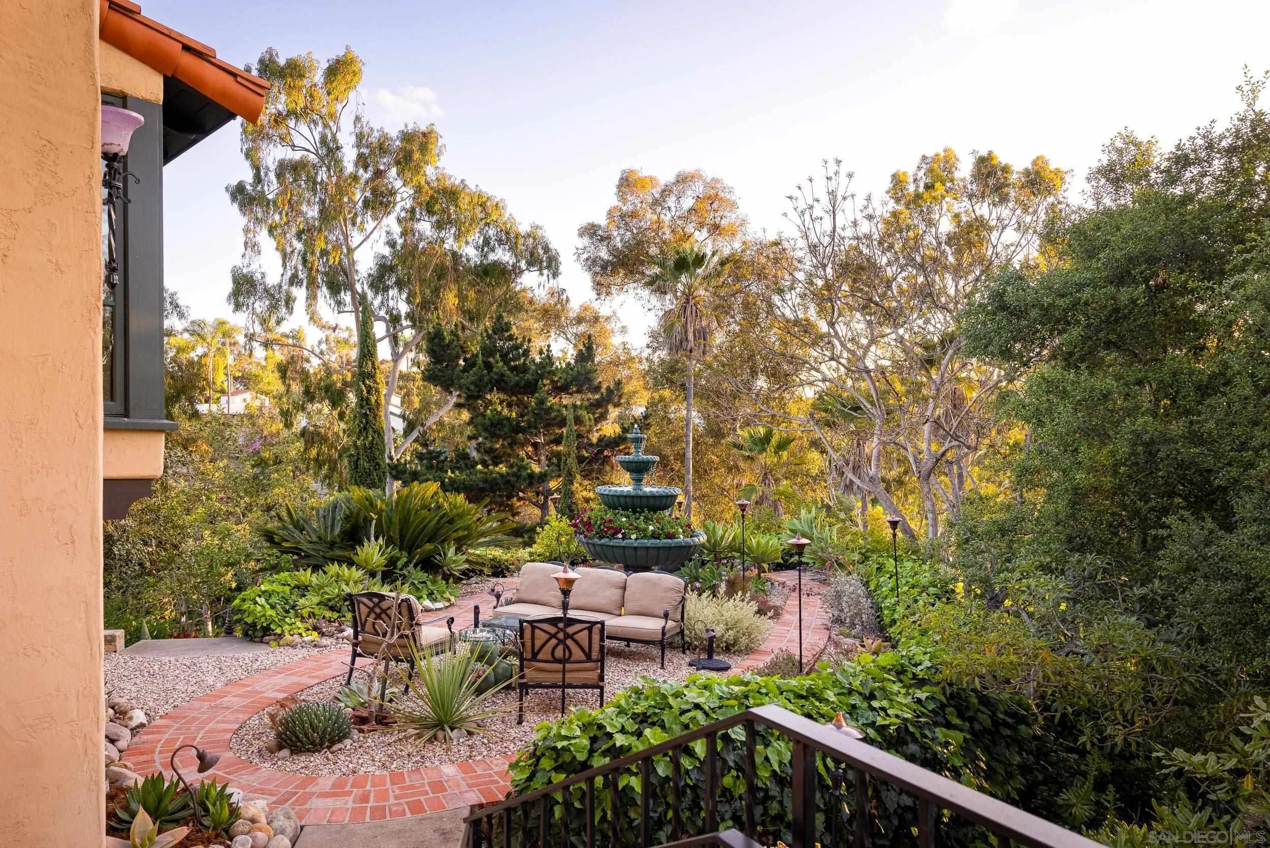 1271 Brookes Terrace