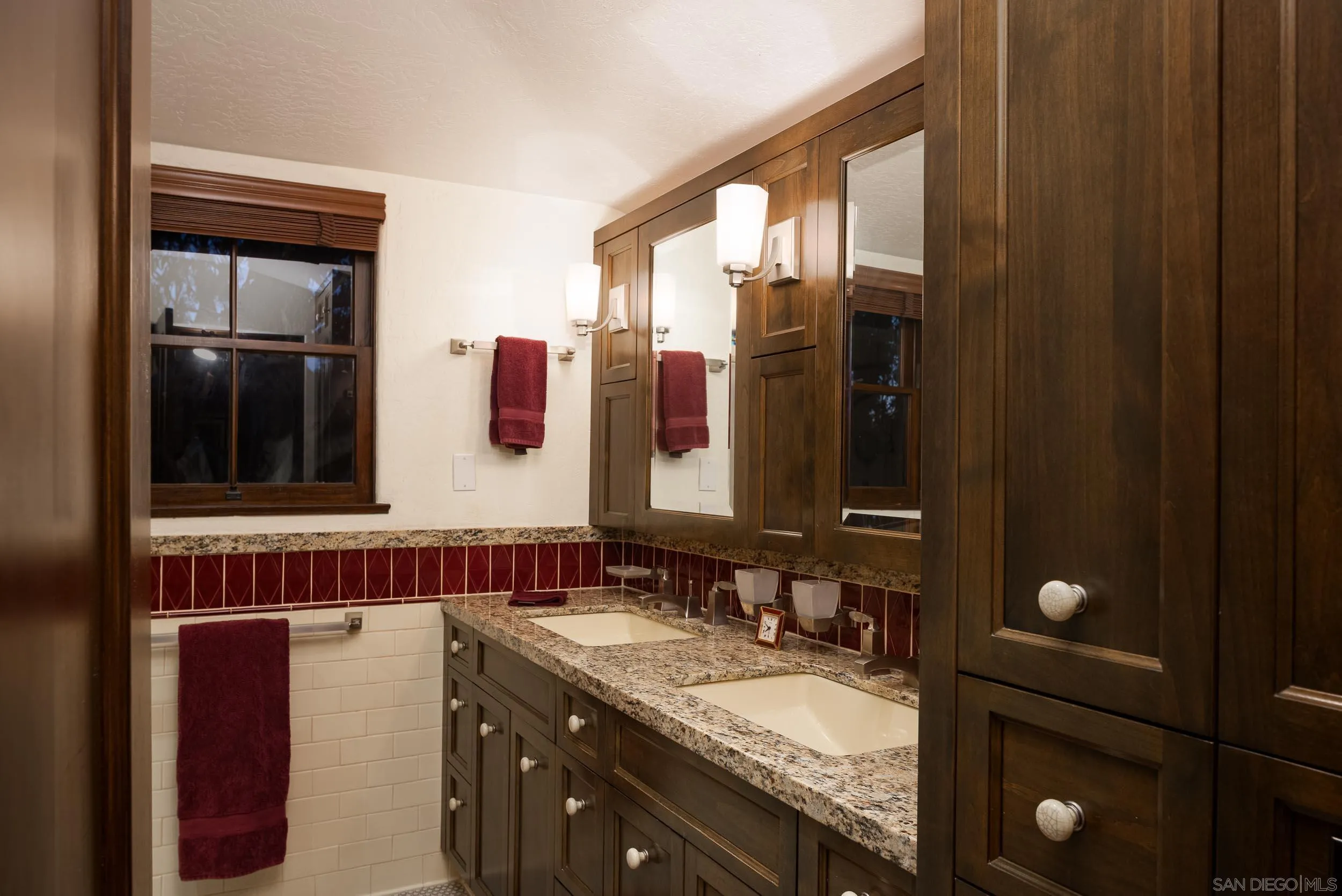 1271 Brookes Terrace