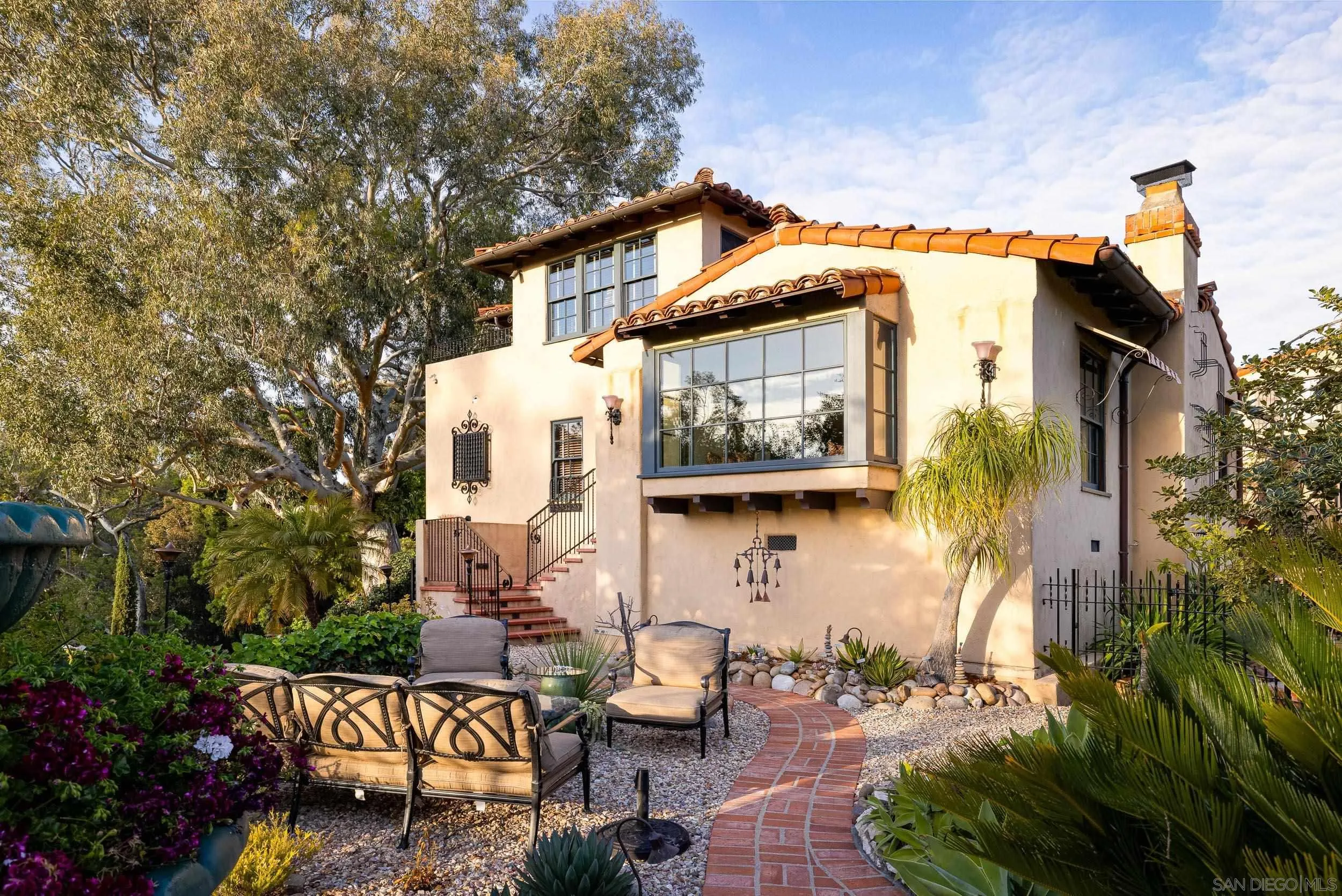 1271 Brookes Terrace