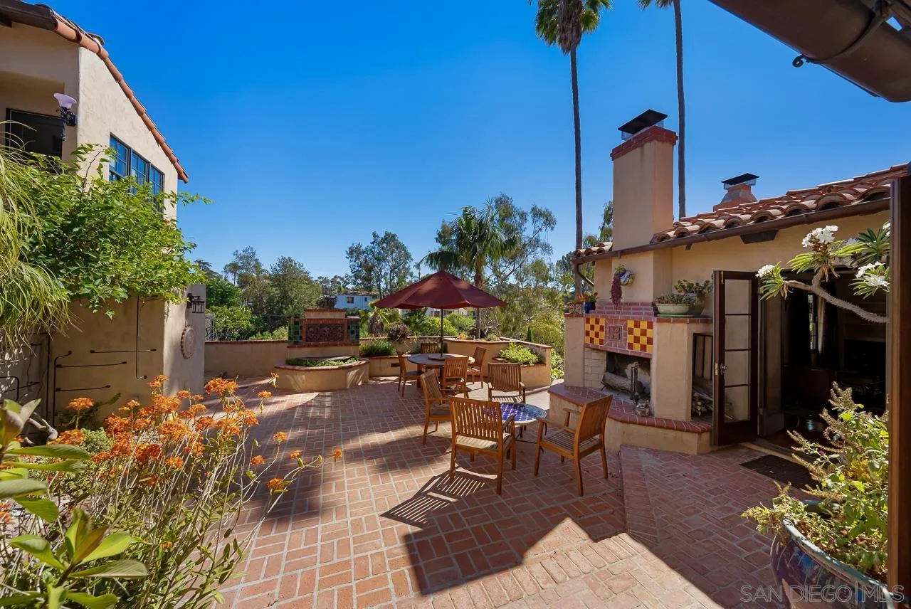 1271 Brookes Terrace