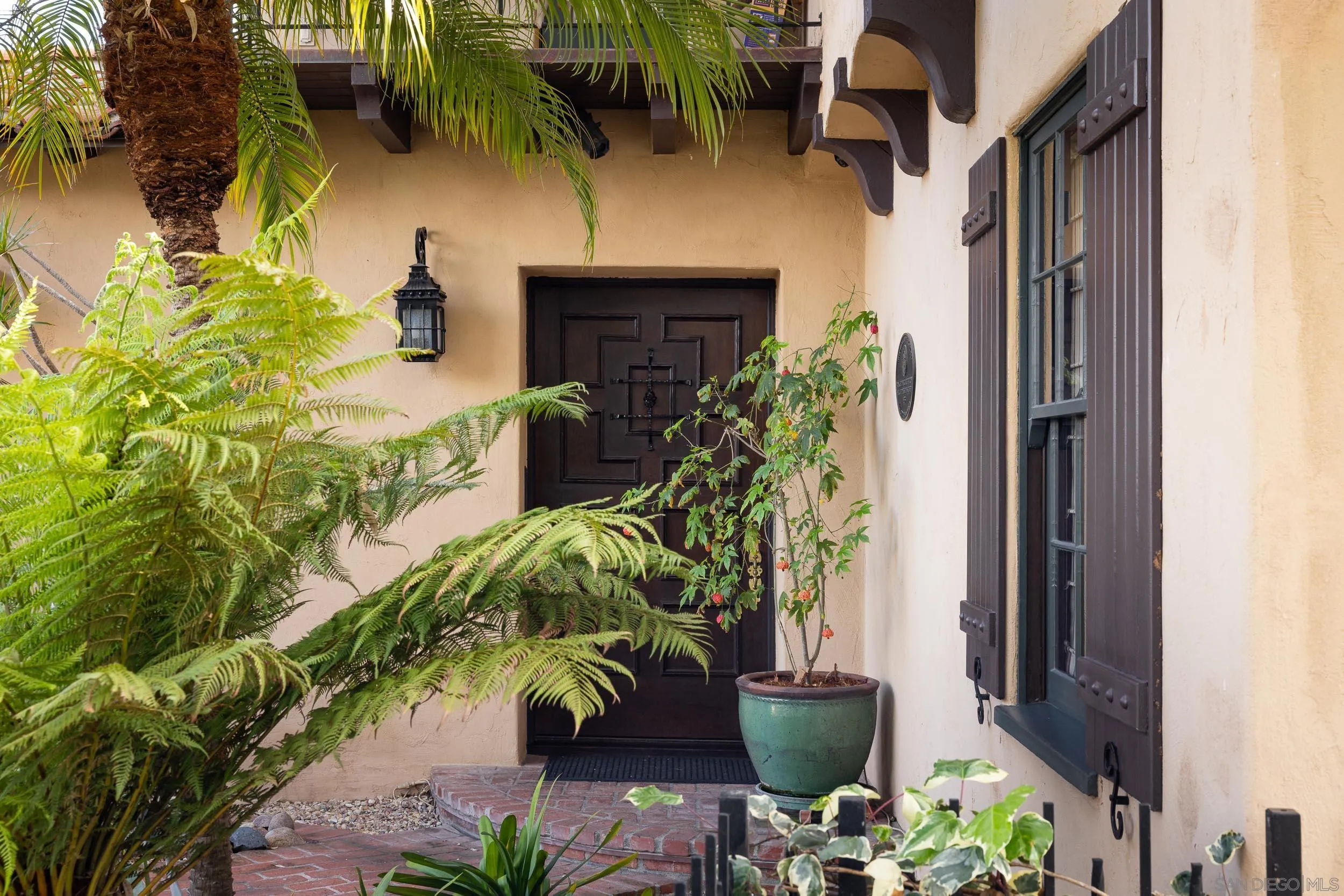 1271 Brookes Terrace