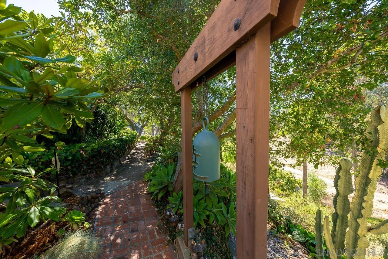 1271 Brookes Terrace