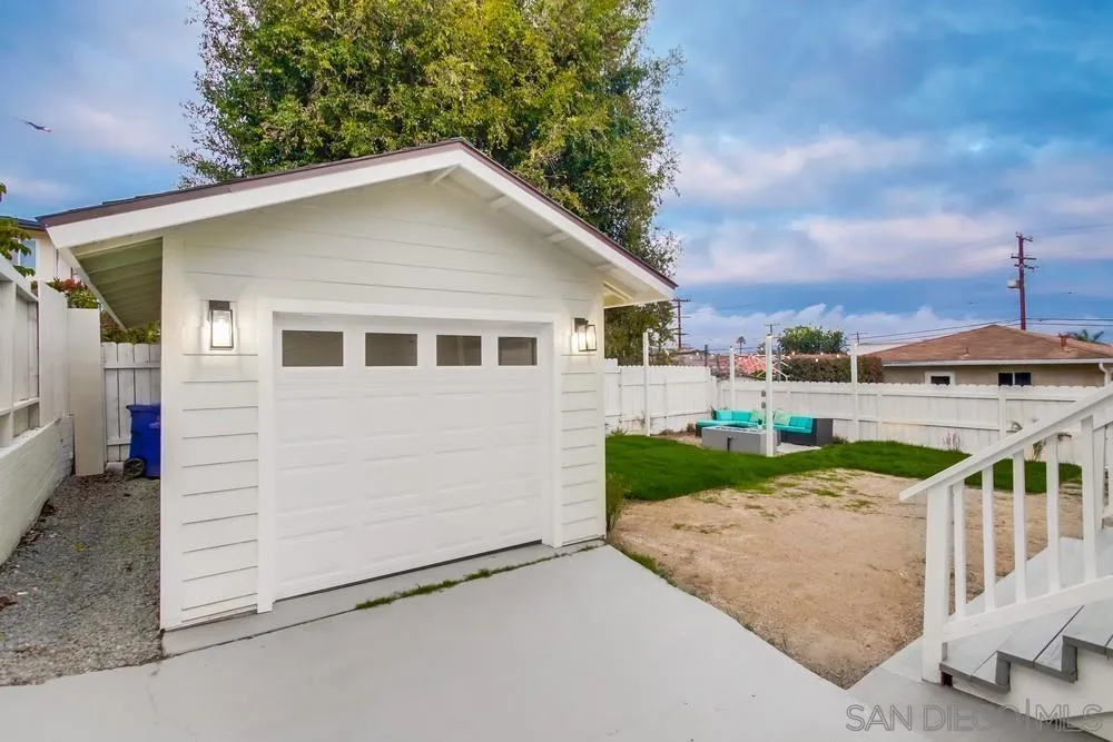 3122 Newell St