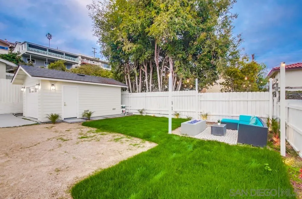 3122 Newell St