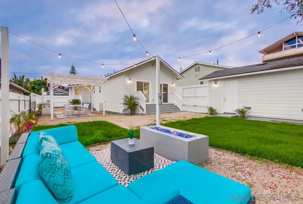 3122 Newell St