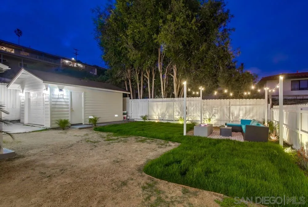 3122 Newell St