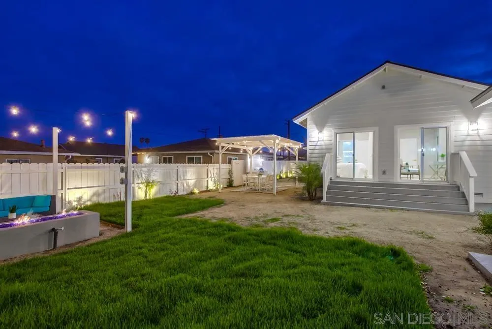 3122 Newell St