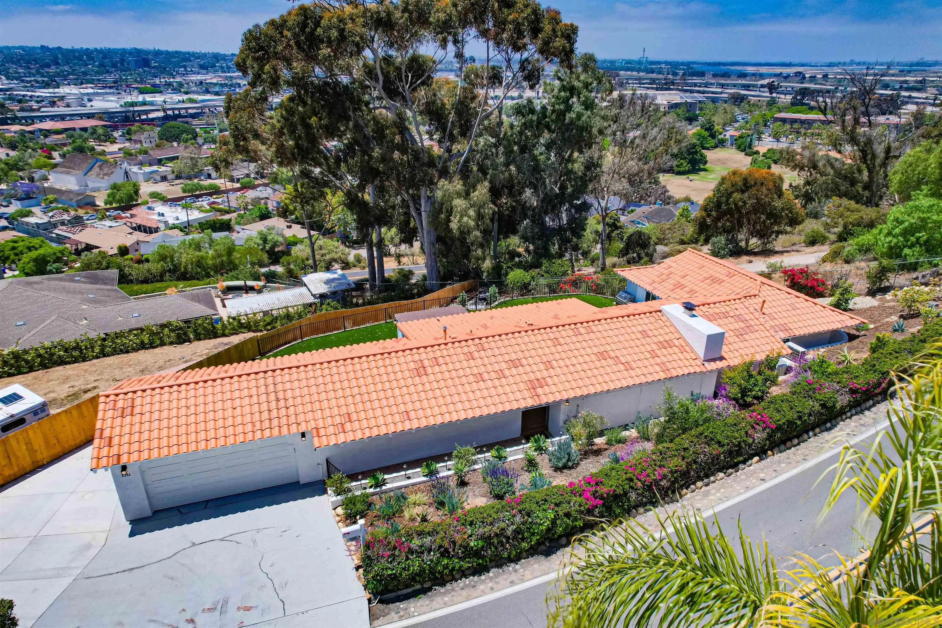 4242 Cosoy Way