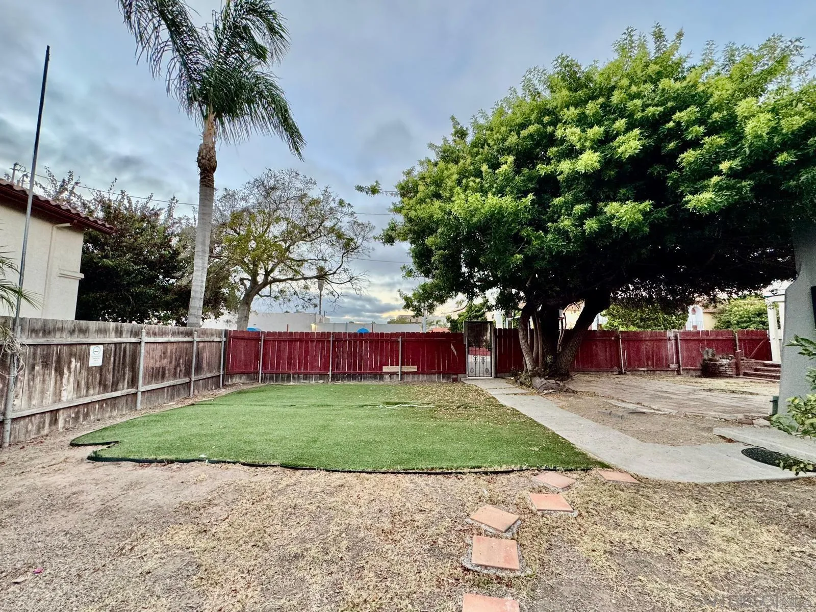 554 Glover Ave