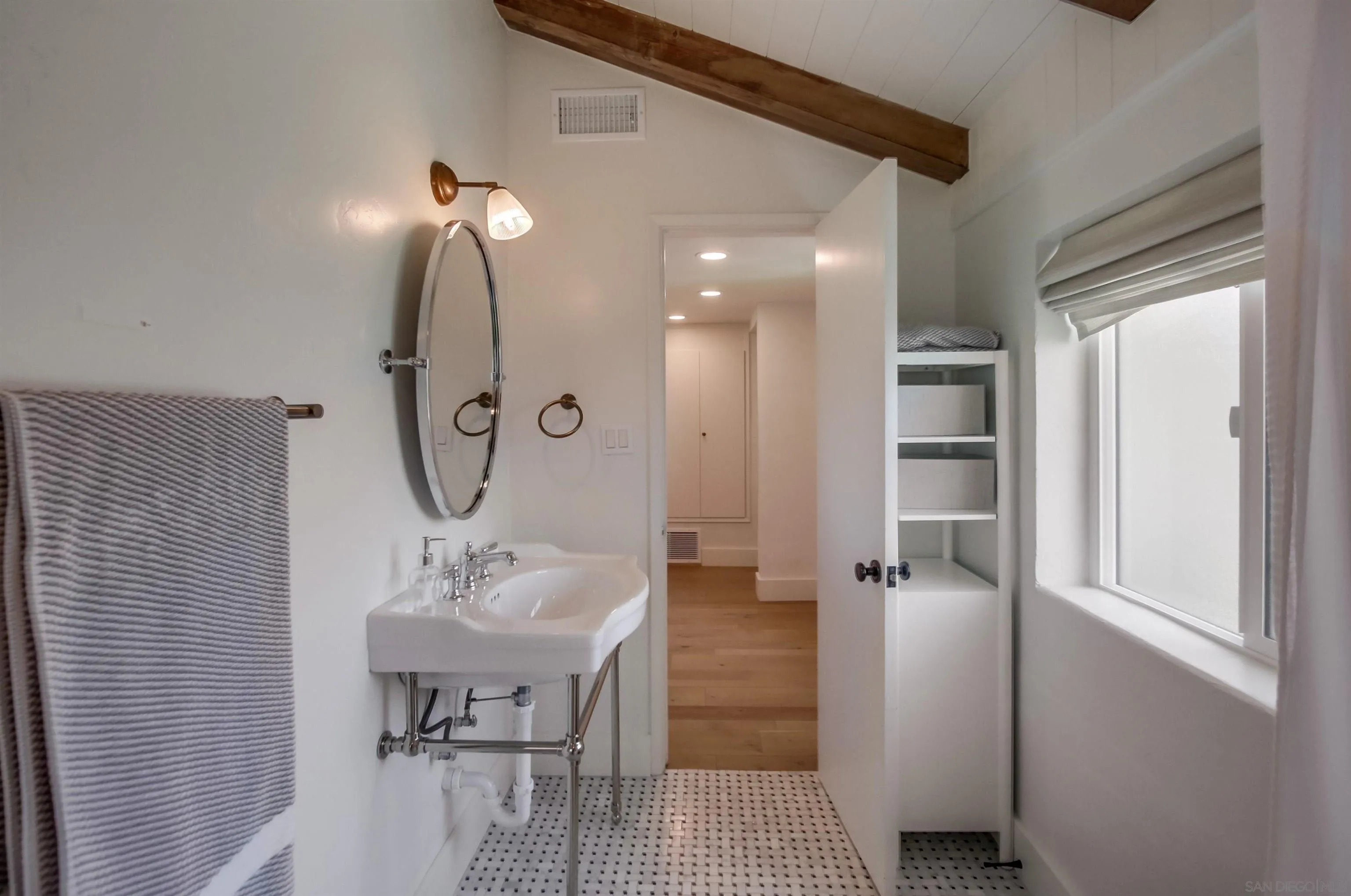 4242 Cosoy Way, San Diego