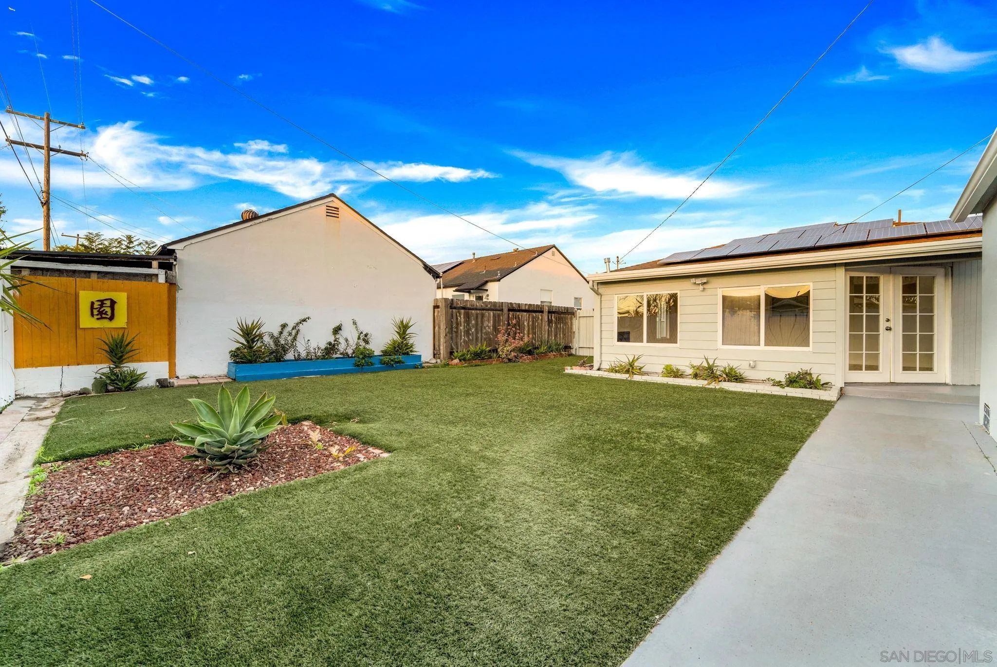 4220 E Overlook Dr