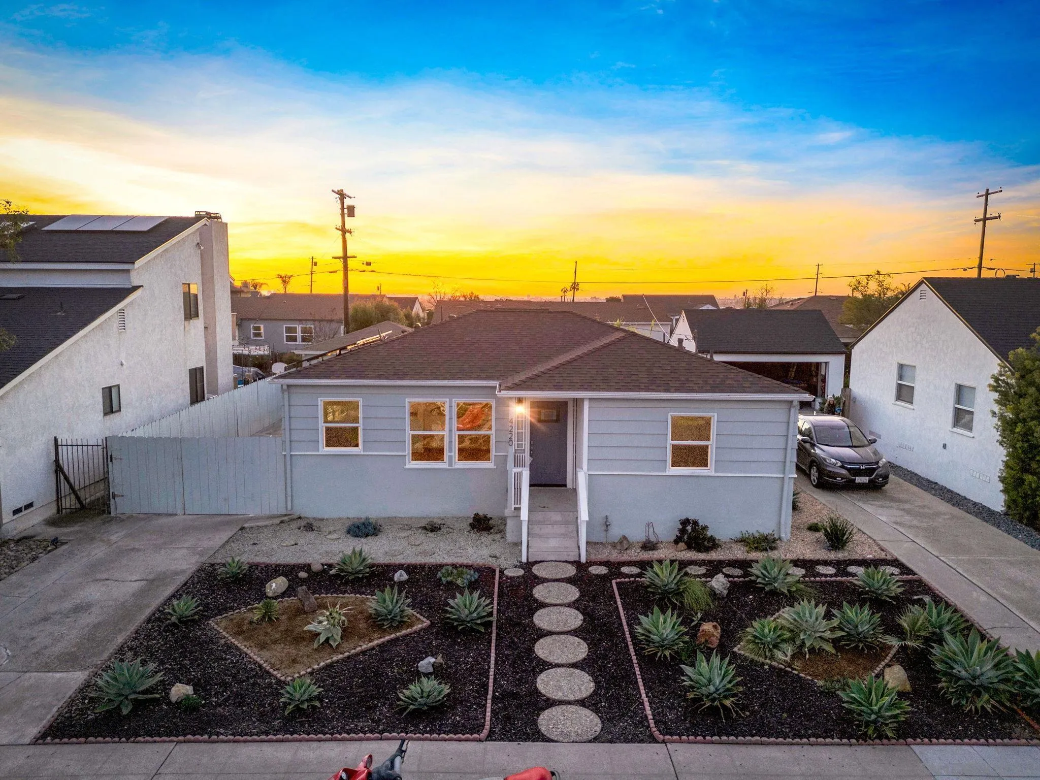 4220 E Overlook Dr