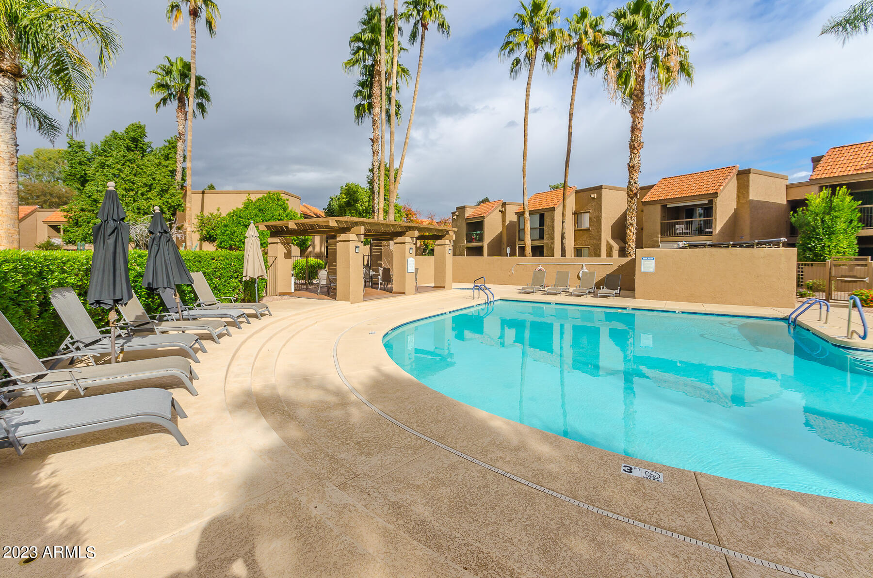 8256 E ARABIAN Trail E # 238