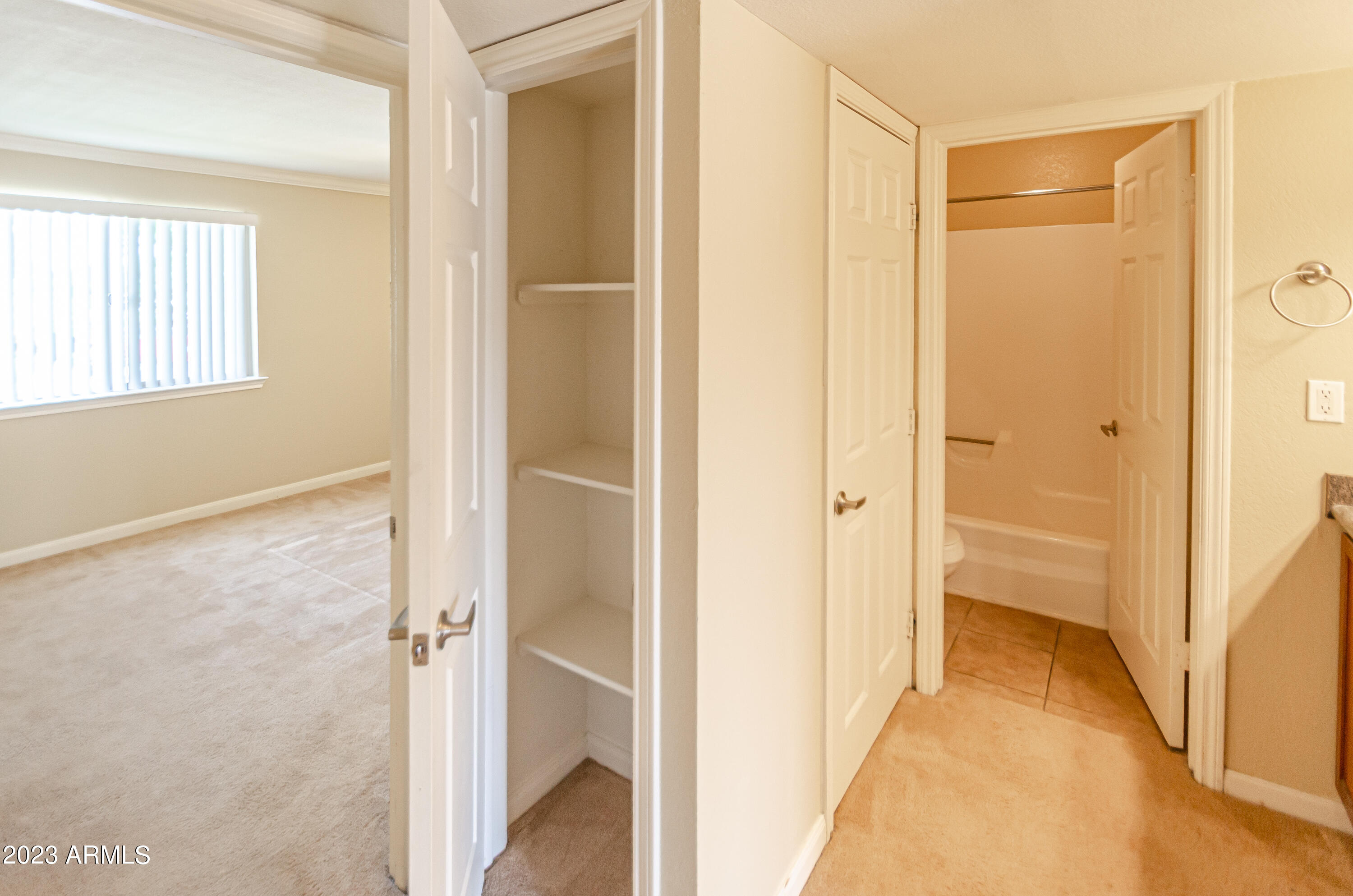 8256 E ARABIAN Trail E # 238