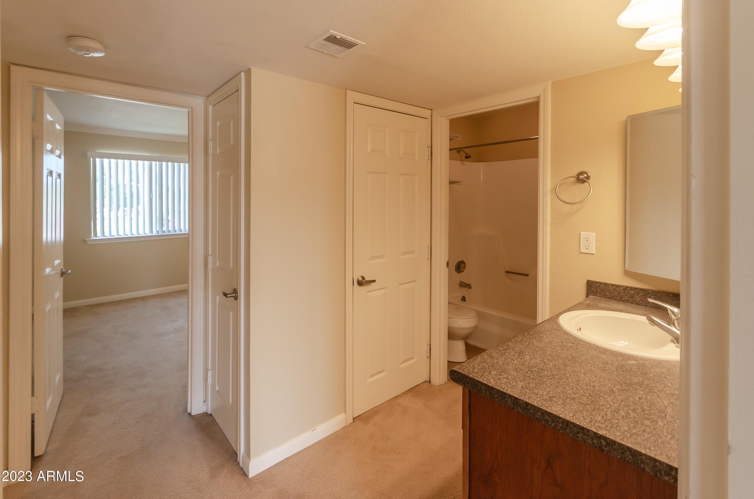 8256 E ARABIAN Trail E # 238