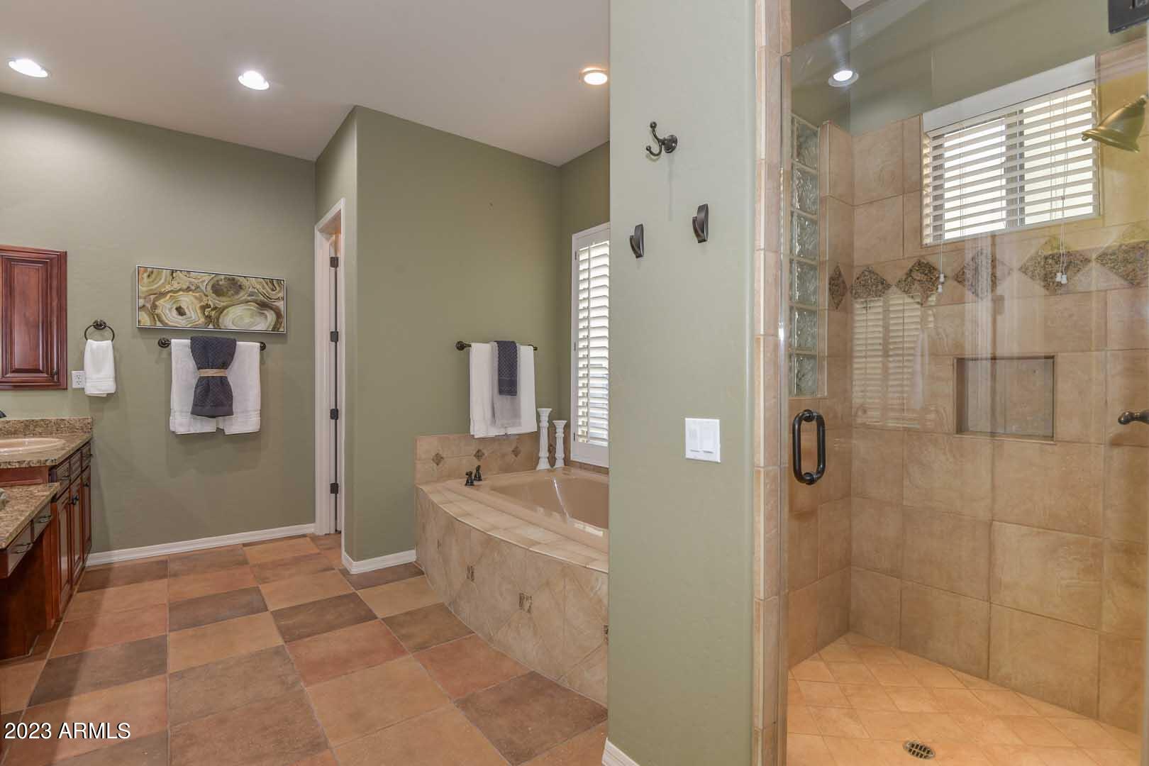 3935 E NOCONA Lane