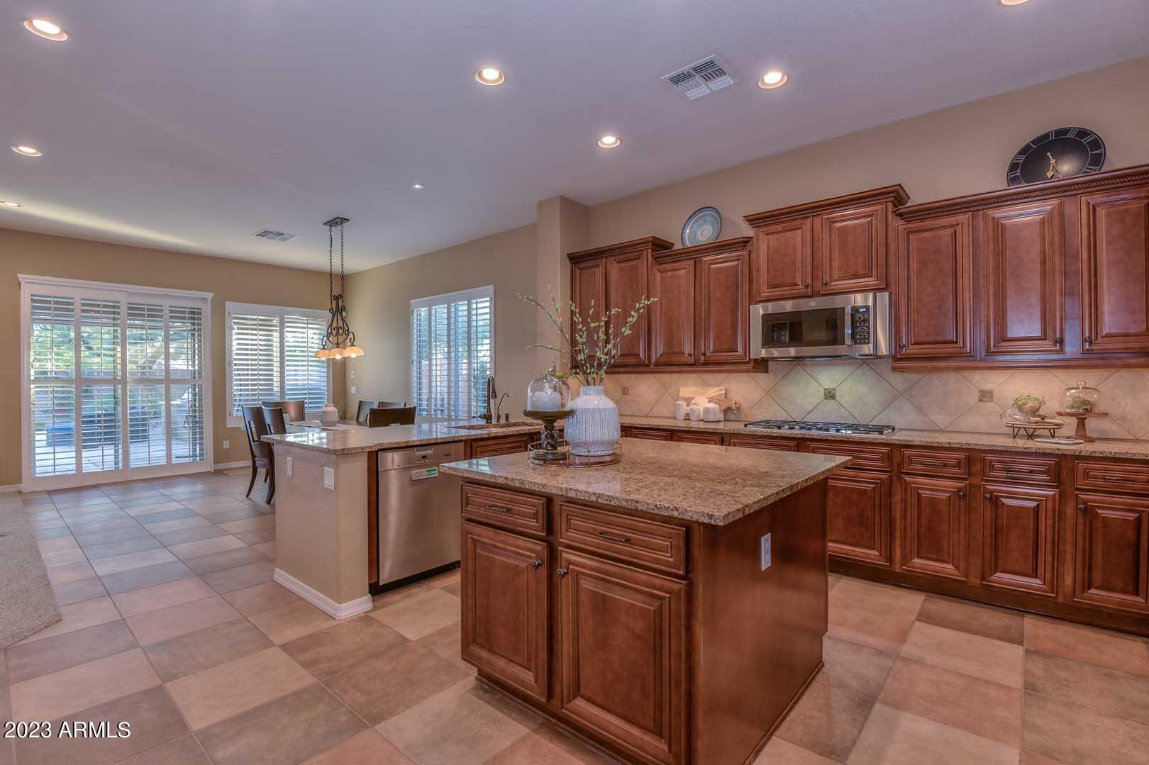3935 E NOCONA Lane