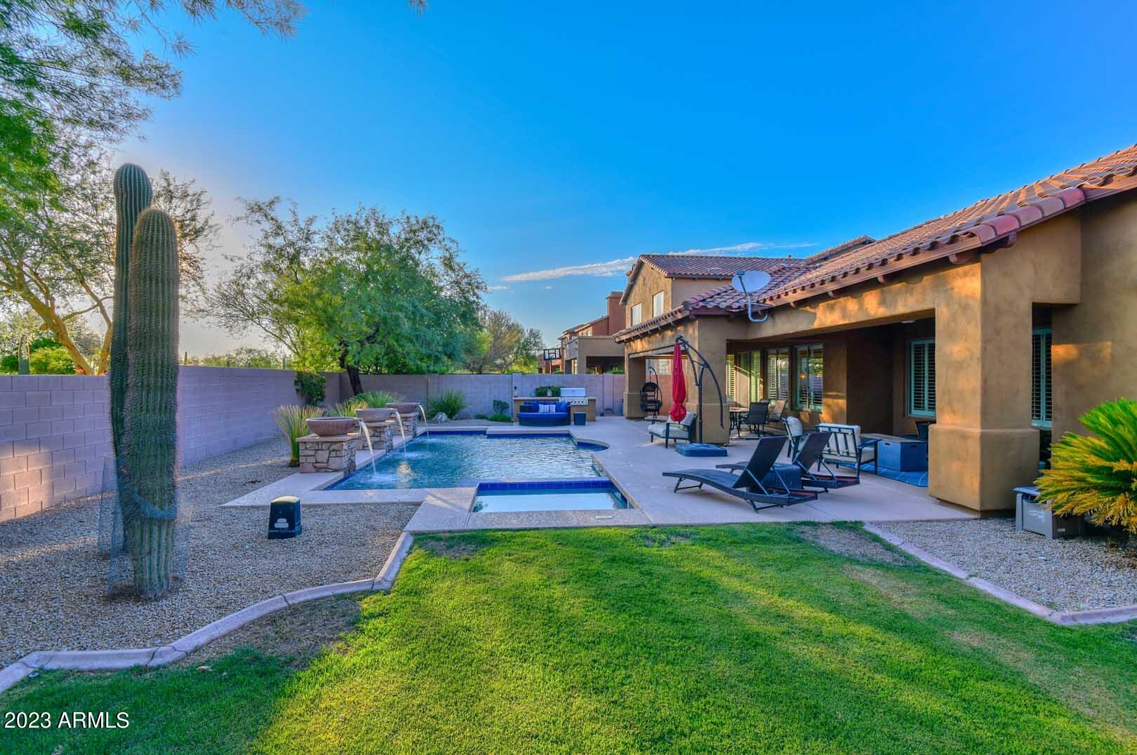 3935 E NOCONA Lane