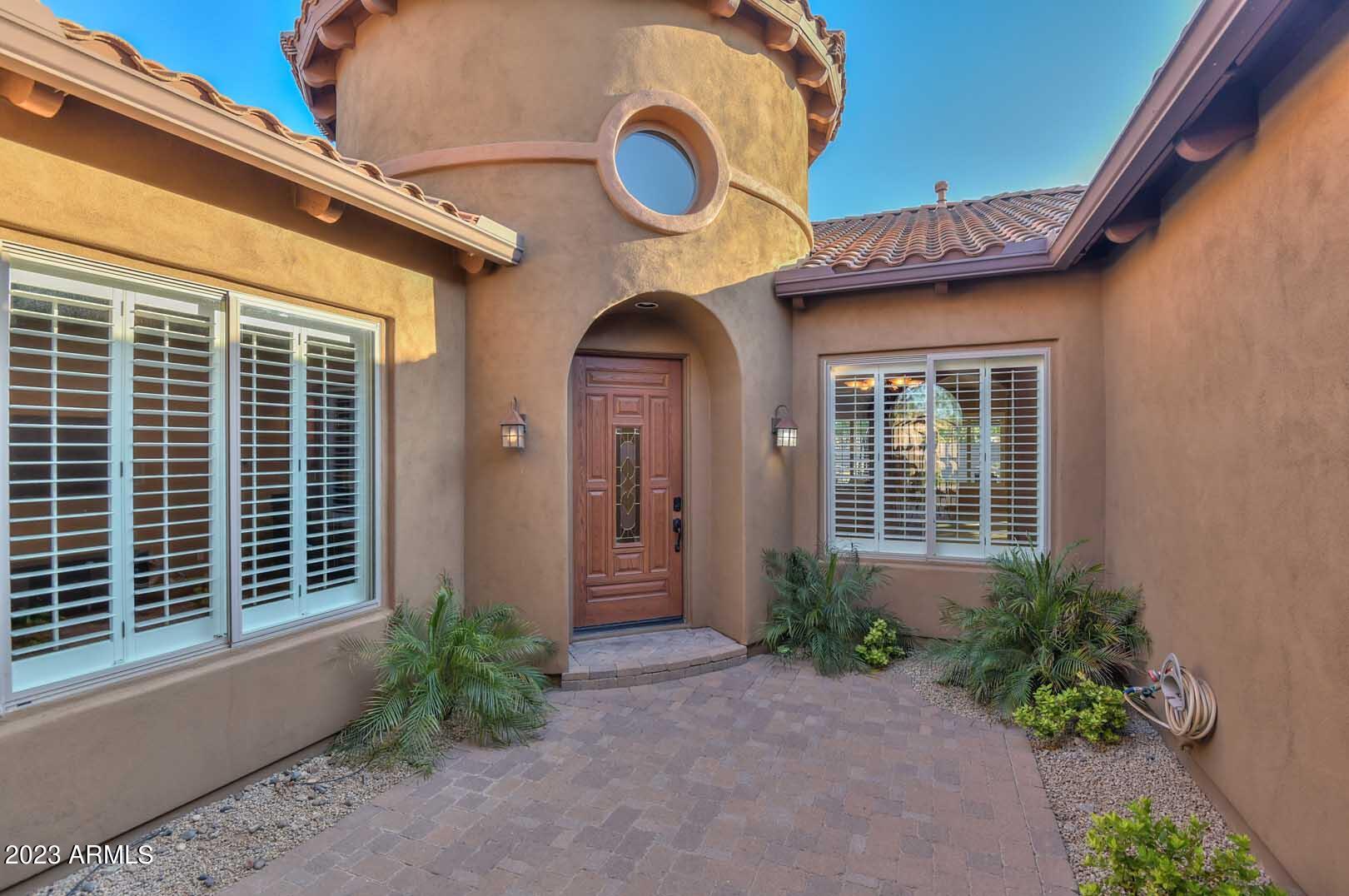 3935 E NOCONA Lane