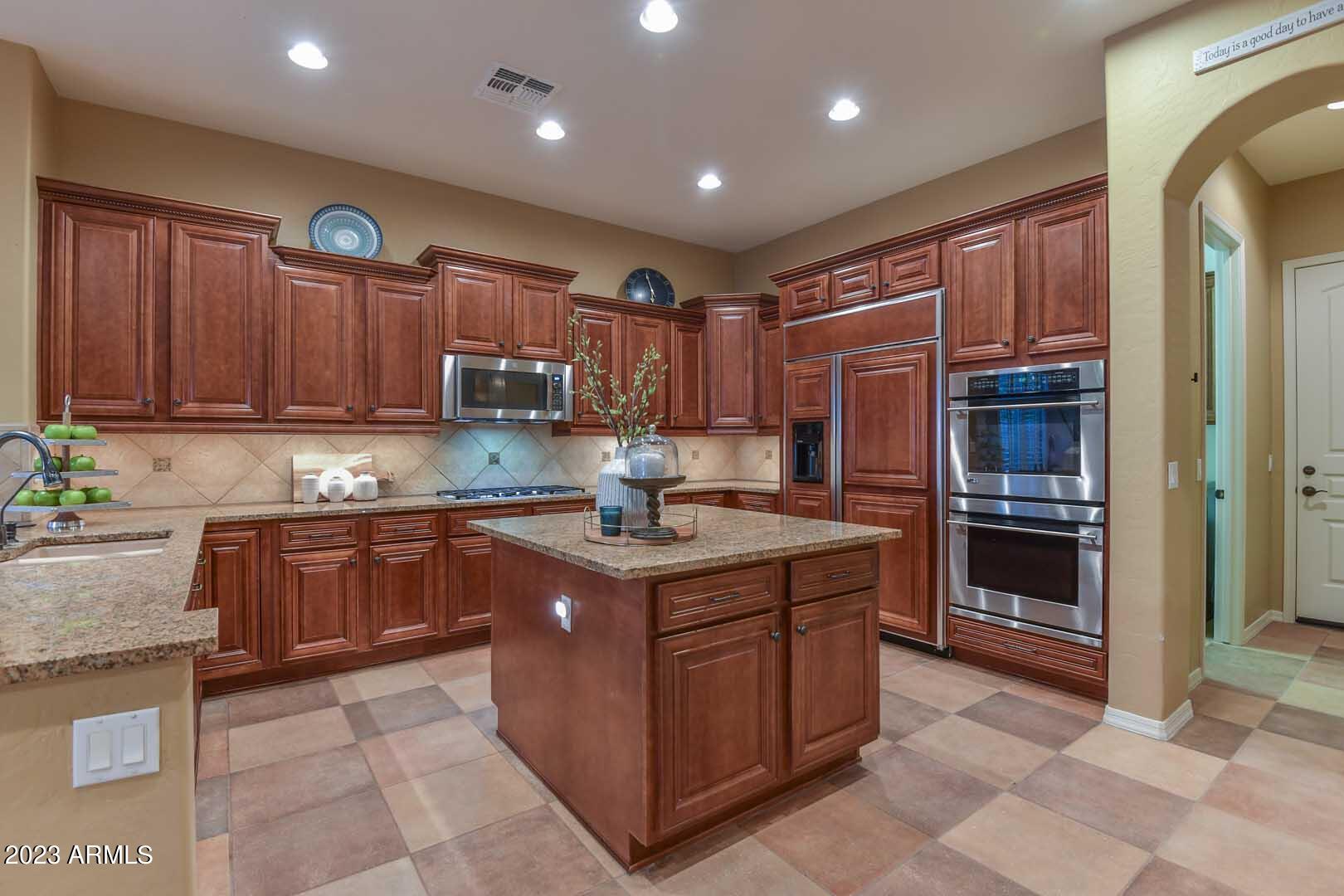 3935 E NOCONA Lane