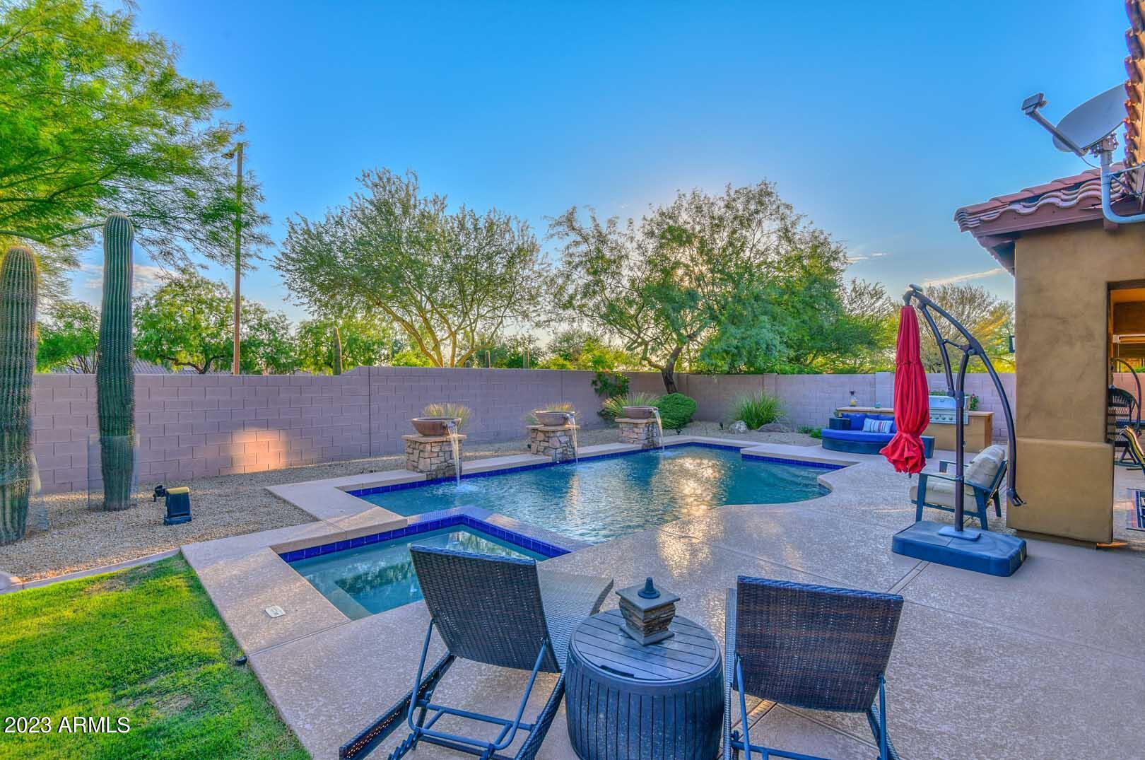 3935 E NOCONA Lane
