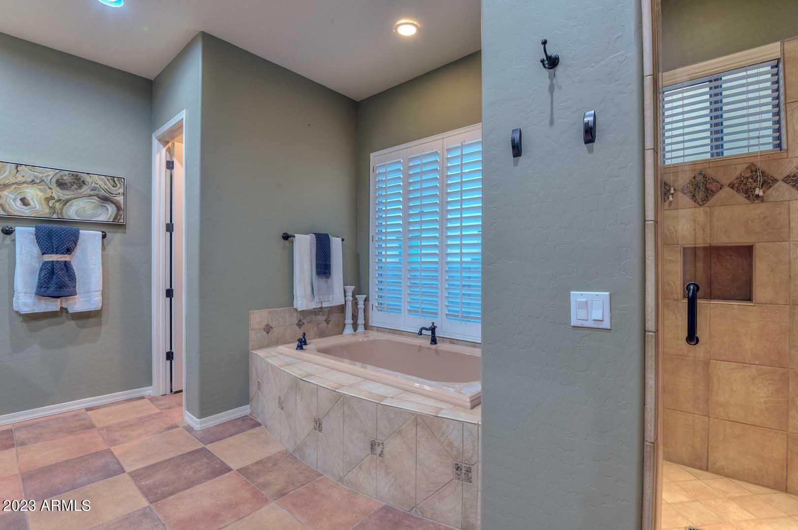 3935 E NOCONA Lane