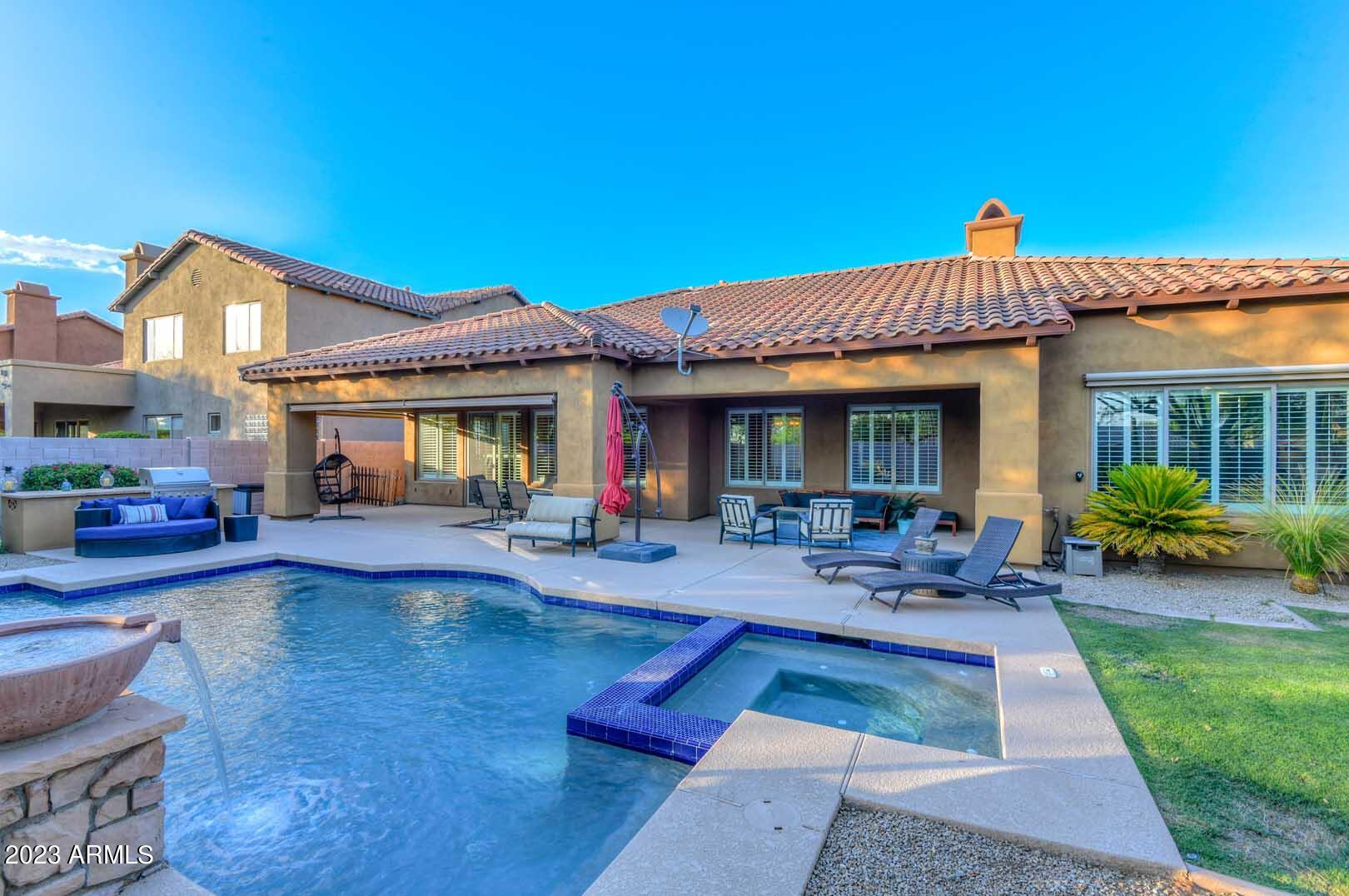 3935 E NOCONA Lane