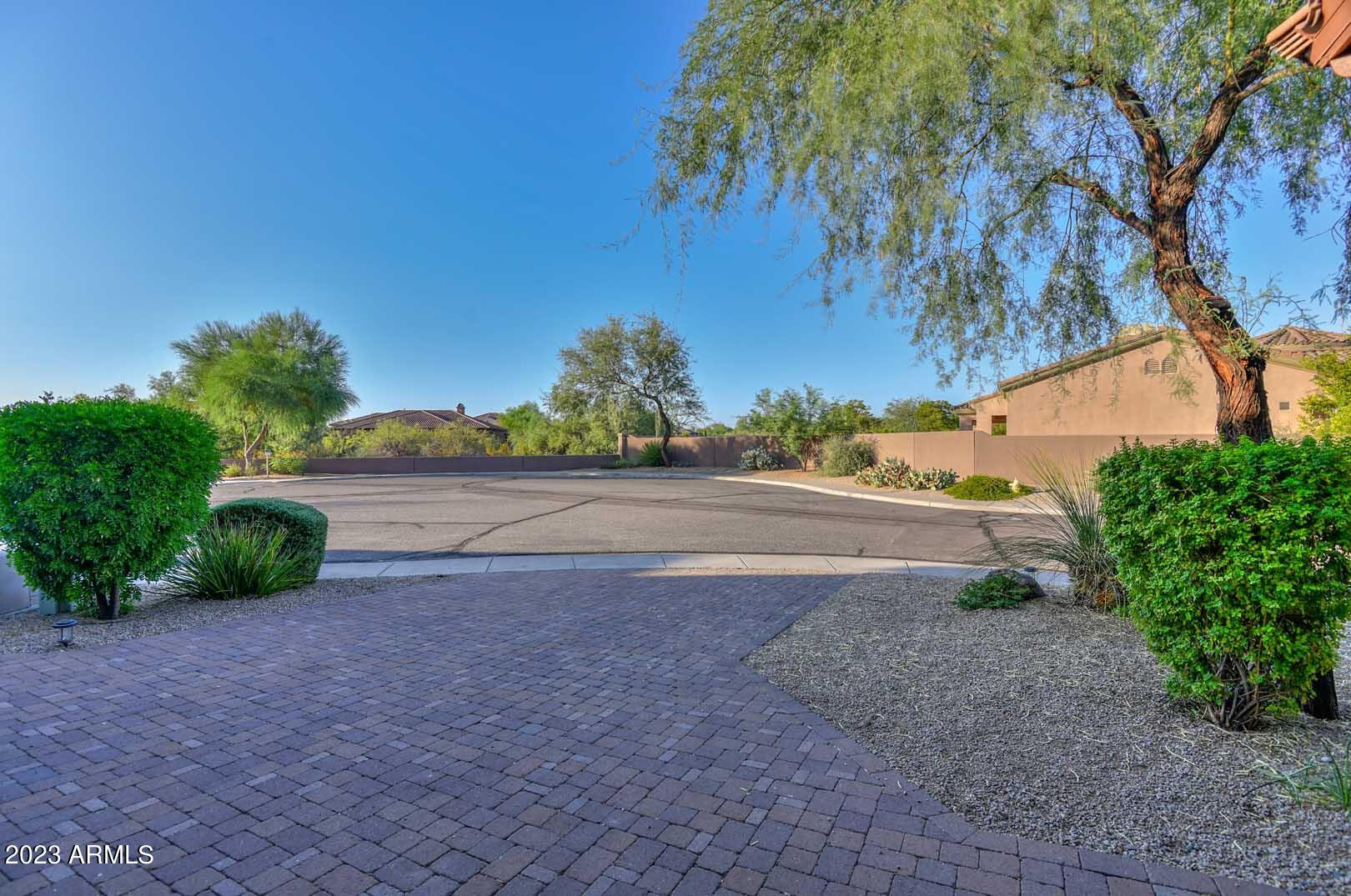 3935 E NOCONA Lane