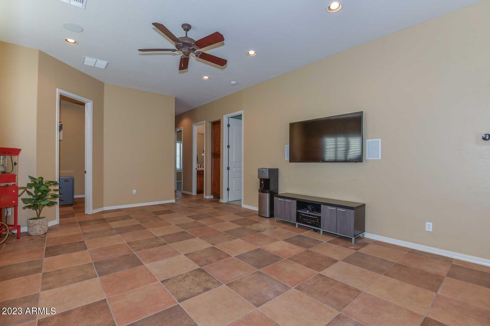 3935 E NOCONA Lane